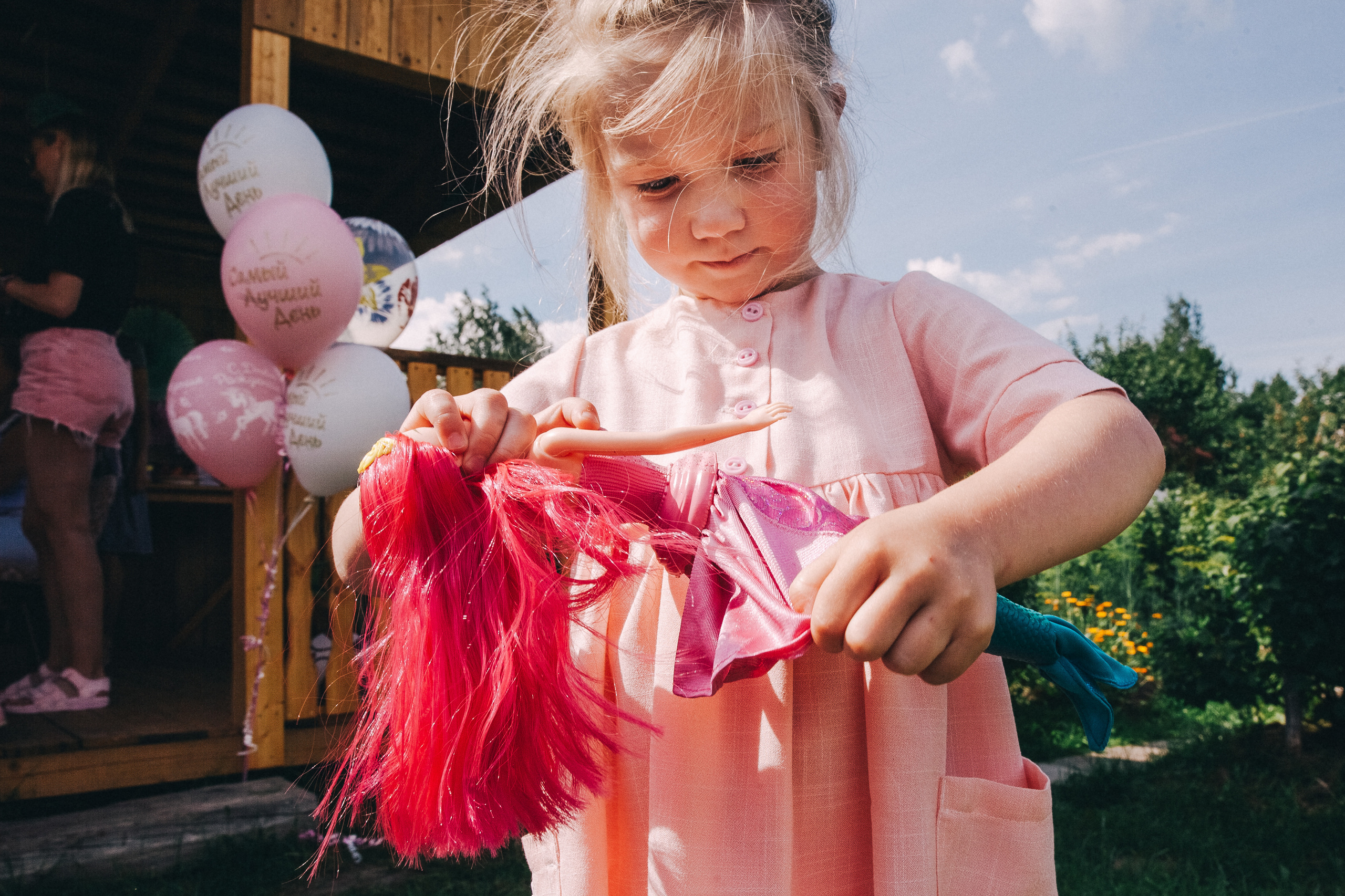 Ульяше 5 лет. Дачный деньрожденский день. Семейный фотограф, фотограф родов, репортажей фотограф в Санкт-Петербу