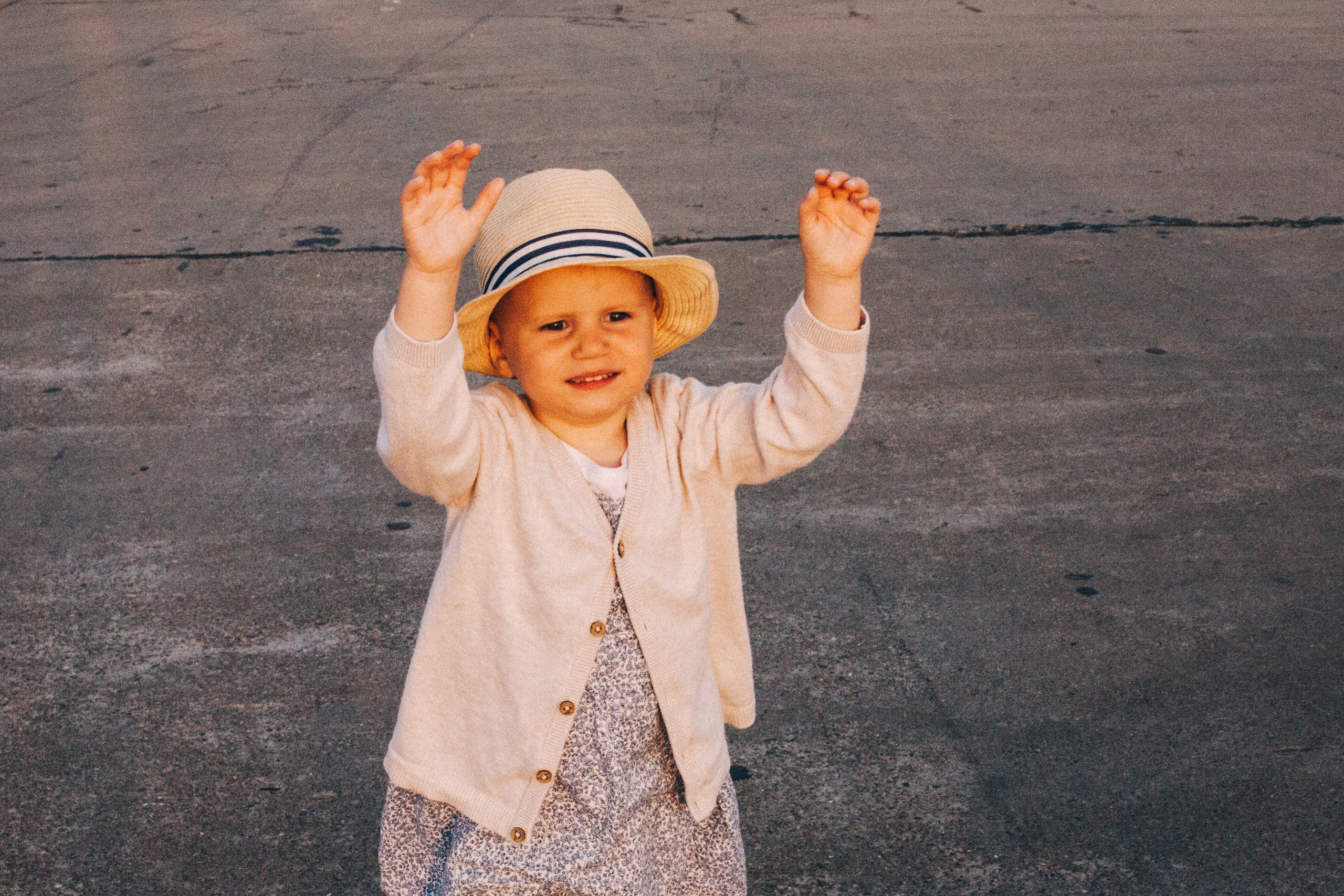 Вася, Маша, Соня. Отпуск в Адлере. Семейный фотограф, фотограф родов, репортажей фотограф в Санкт-Петербу