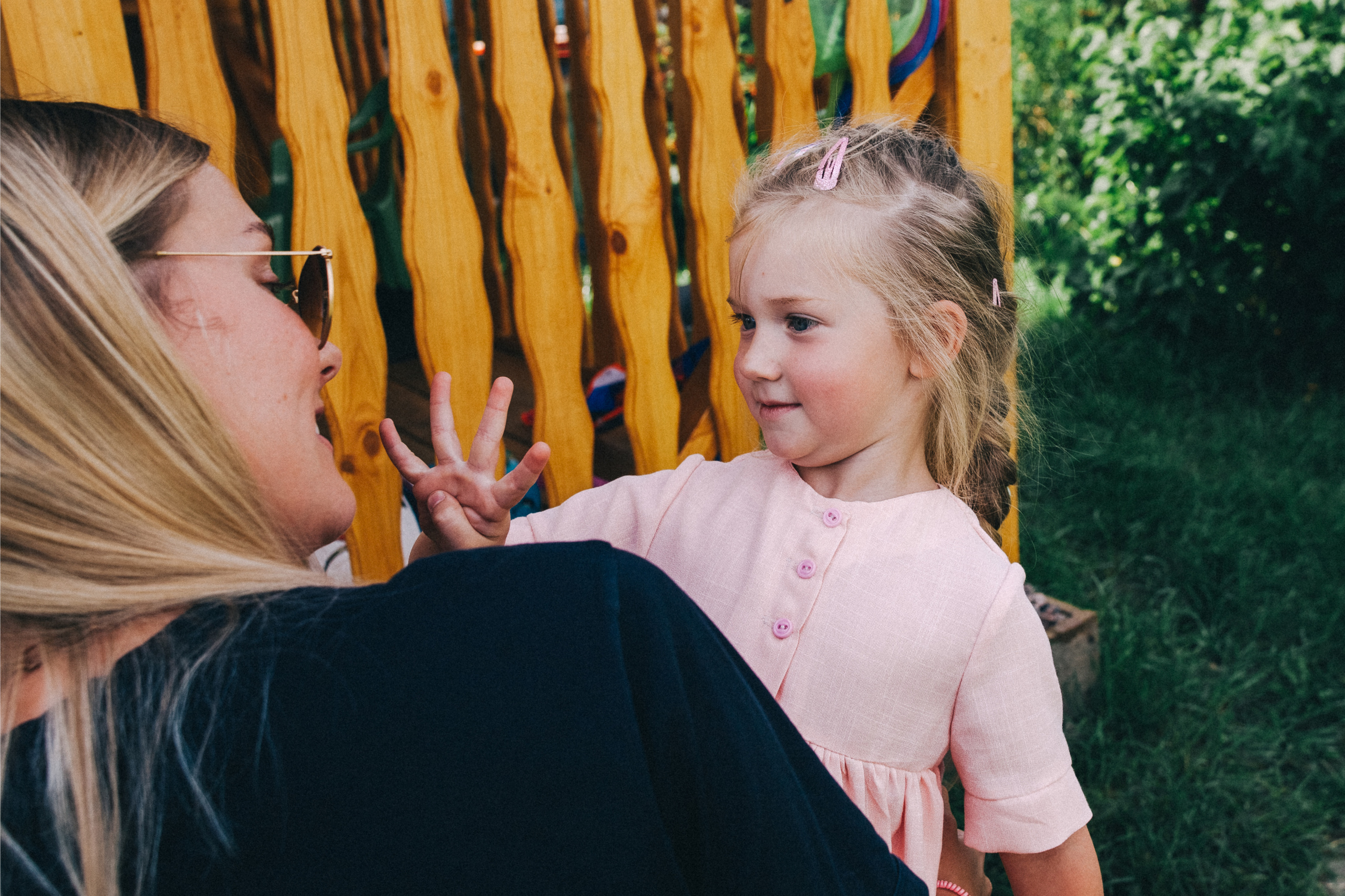 Ульяше 5 лет. Дачный деньрожденский день. Семейный фотограф, фотограф родов, репортажей фотограф в Санкт-Петербу