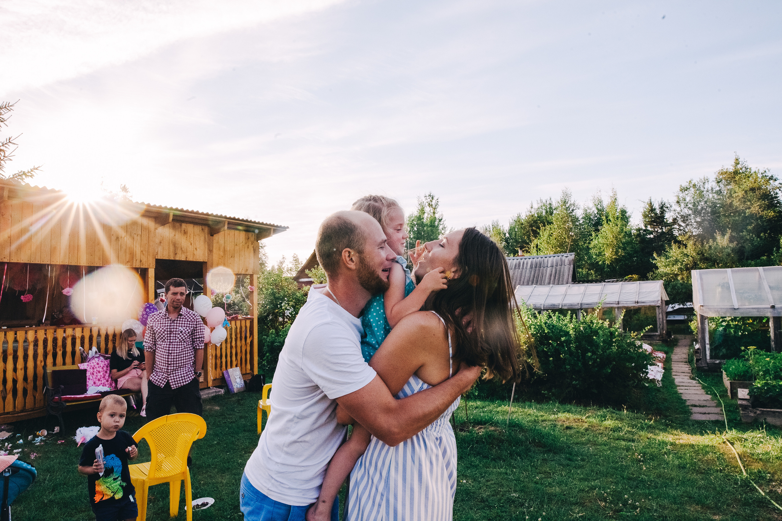 Ульяше 5 лет. Дачный деньрожденский день. Семейный фотограф, фотограф родов, репортажей фотограф в Санкт-Петербу