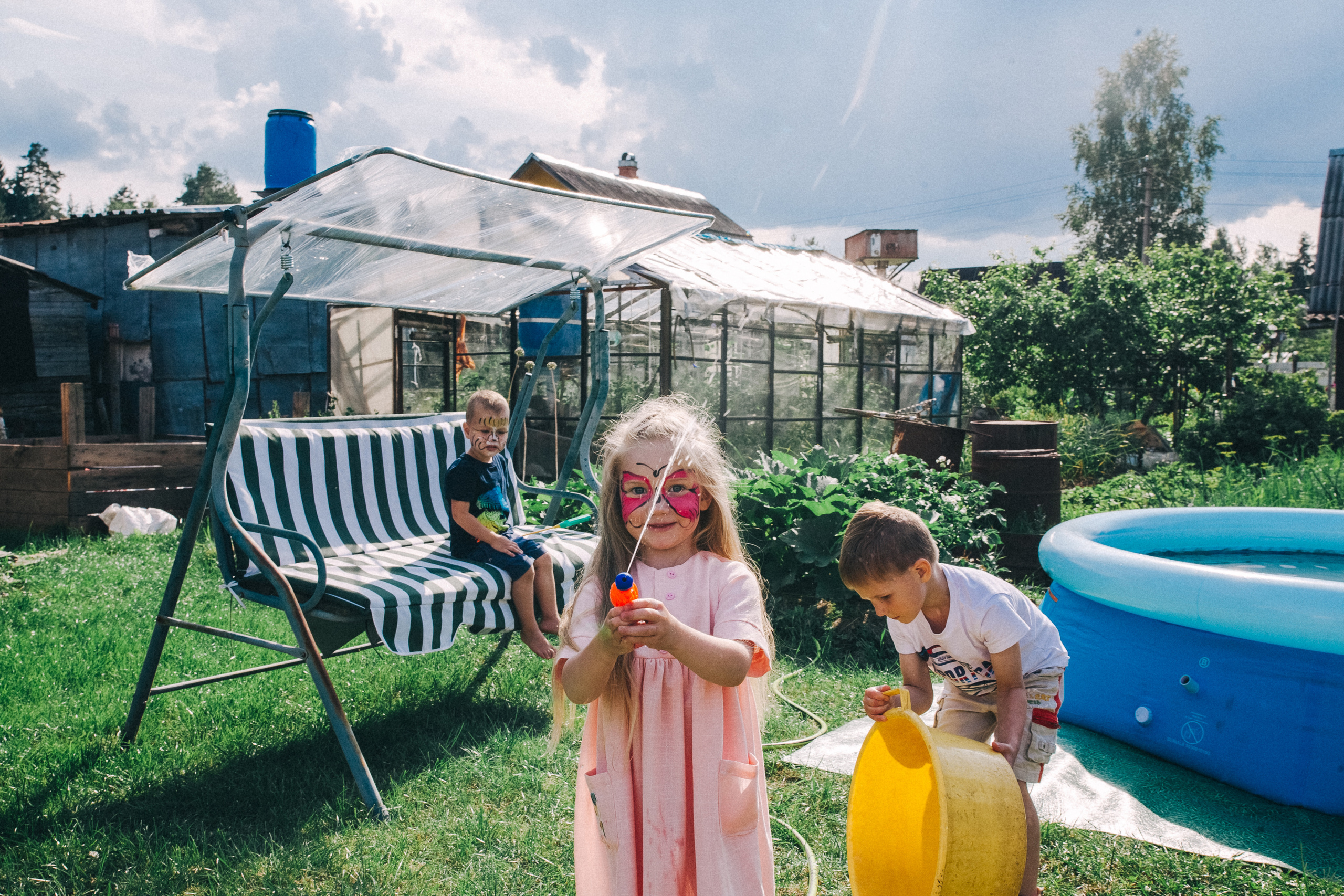 Ульяше 5 лет. Дачный деньрожденский день. Семейный фотограф, фотограф родов, репортажей фотограф в Санкт-Петербу