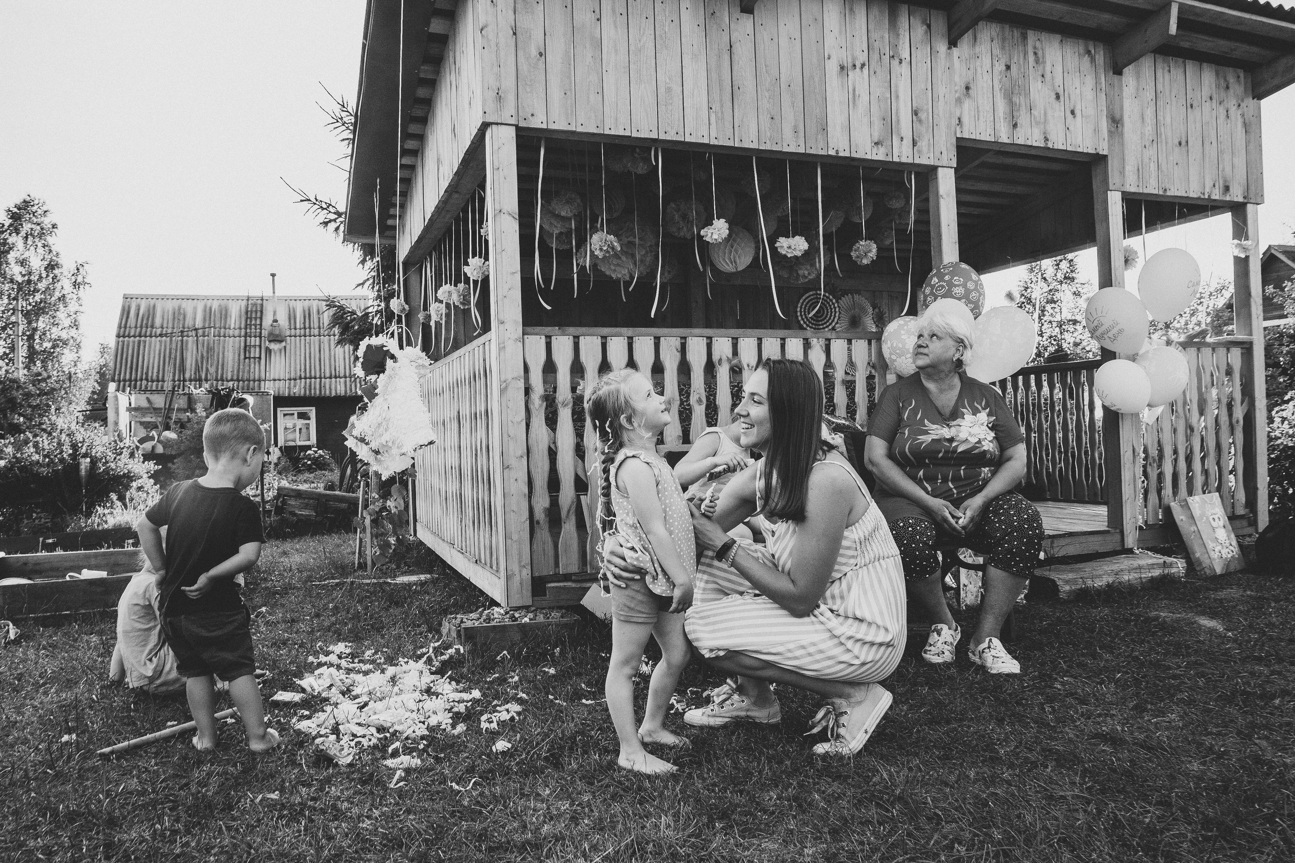 Ульяше 5 лет. Дачный деньрожденский день. Семейный фотограф, фотограф родов, репортажей фотограф в Санкт-Петербу