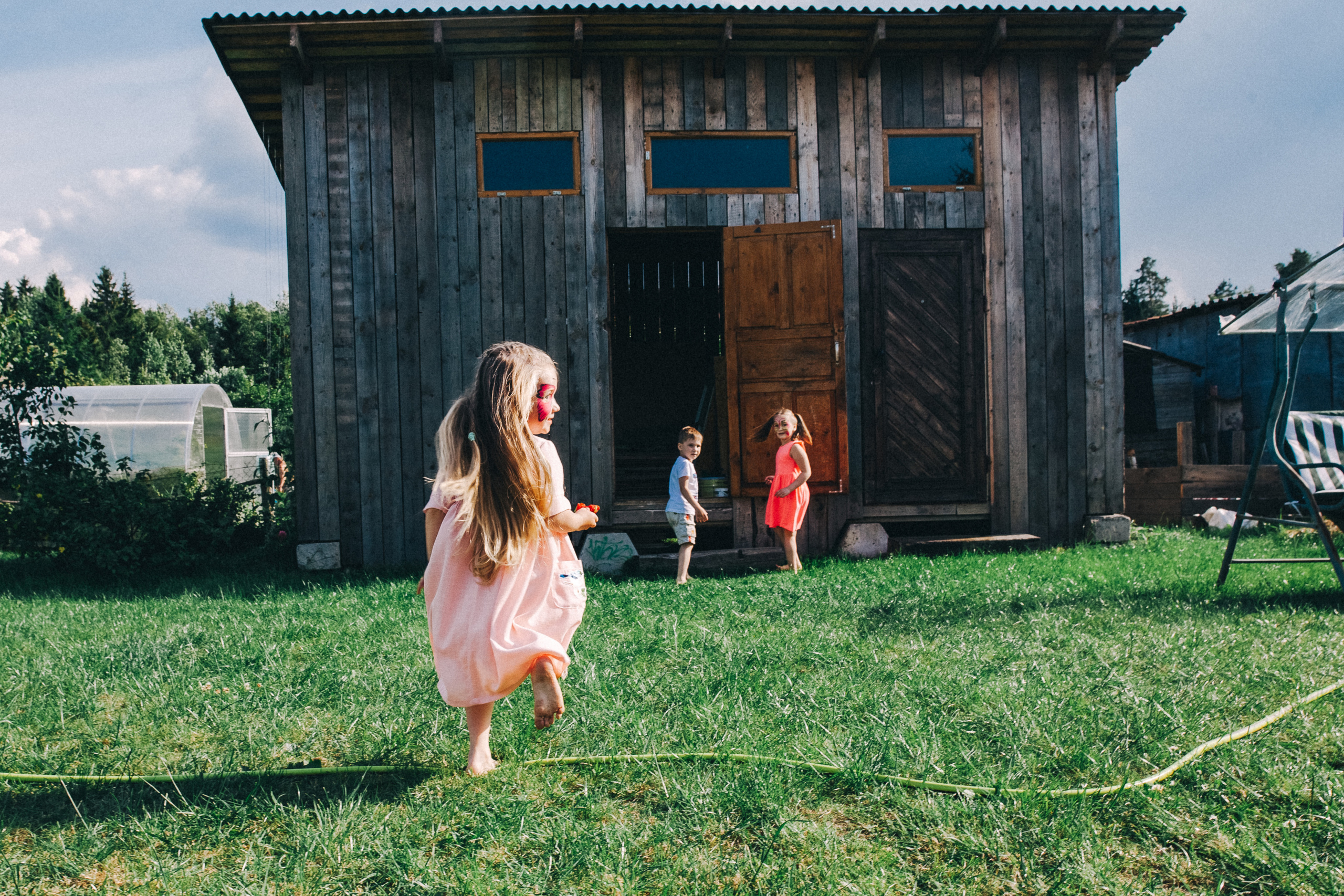 Ульяше 5 лет. Дачный деньрожденский день. Семейный фотограф, фотограф родов, репортажей фотограф в Санкт-Петербу