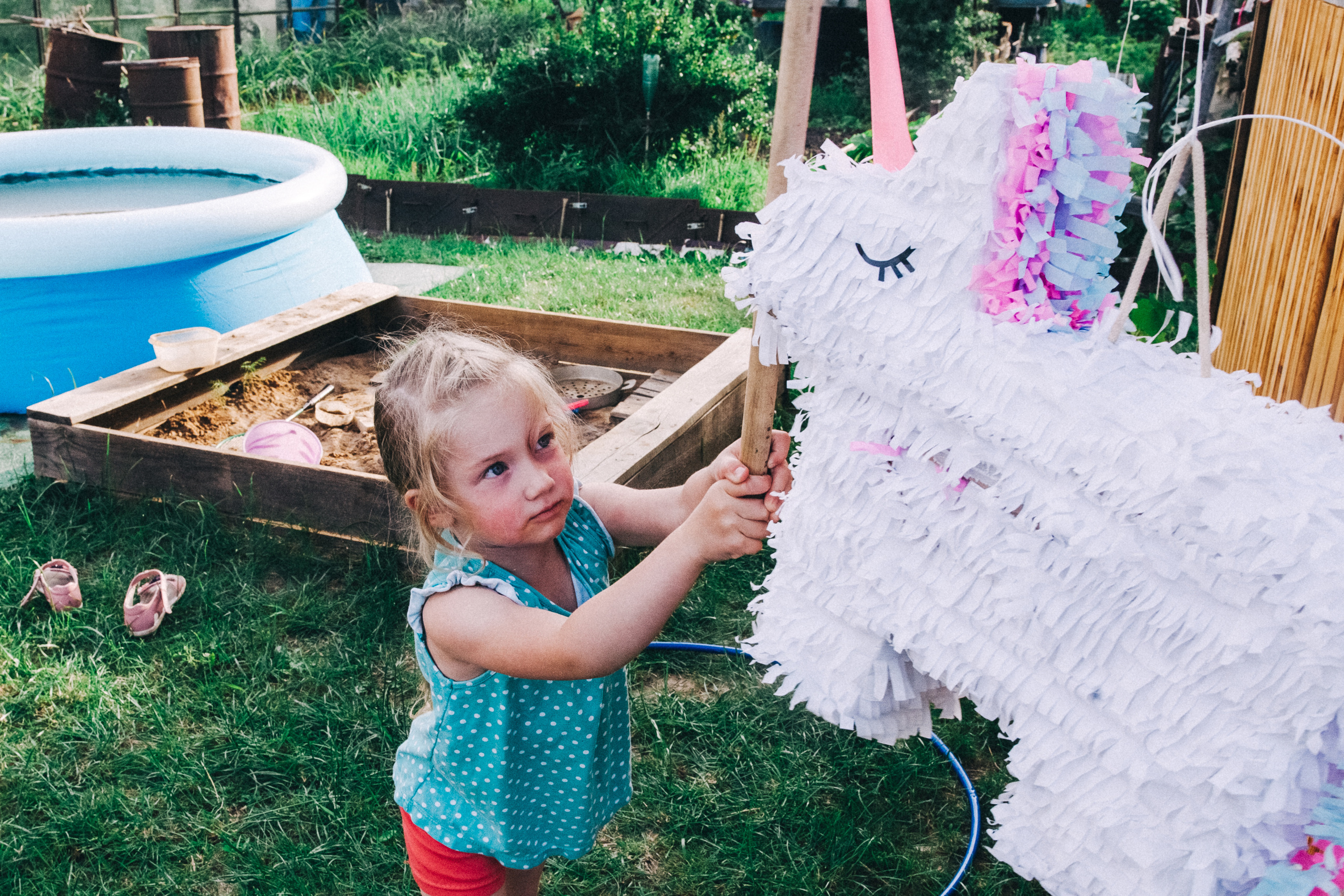 Ульяше 5 лет. Дачный деньрожденский день. Семейный фотограф, фотограф родов, репортажей фотограф в Санкт-Петербу