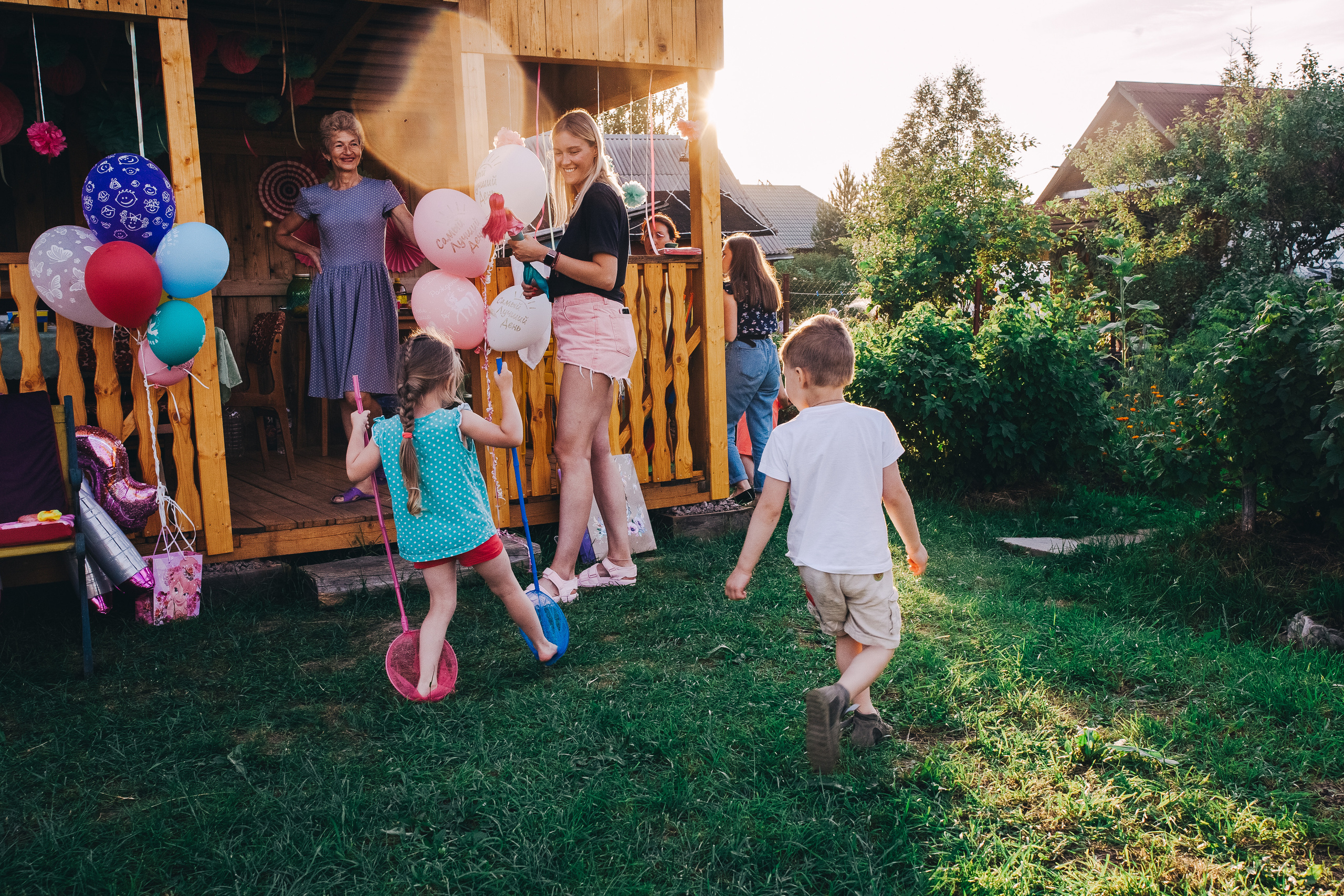 Ульяше 5 лет. Дачный деньрожденский день. Семейный фотограф, фотограф родов, репортажей фотограф в Санкт-Петербу