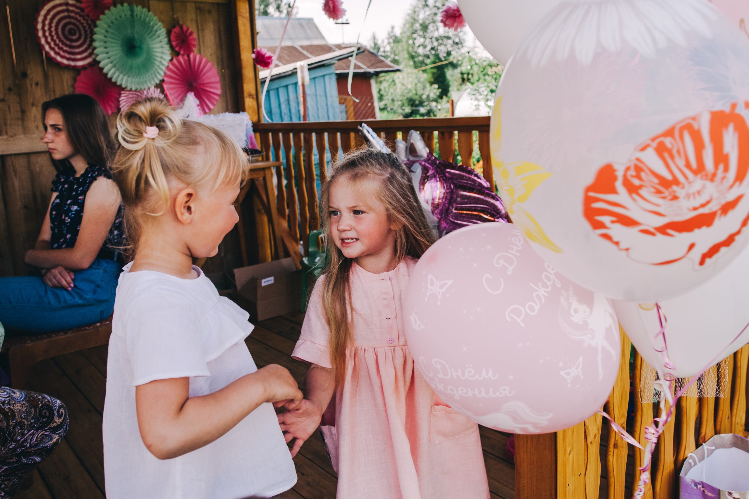 Ульяше 5 лет. Дачный деньрожденский день. Семейный фотограф, фотограф родов, репортажей фотограф в Санкт-Петербу
