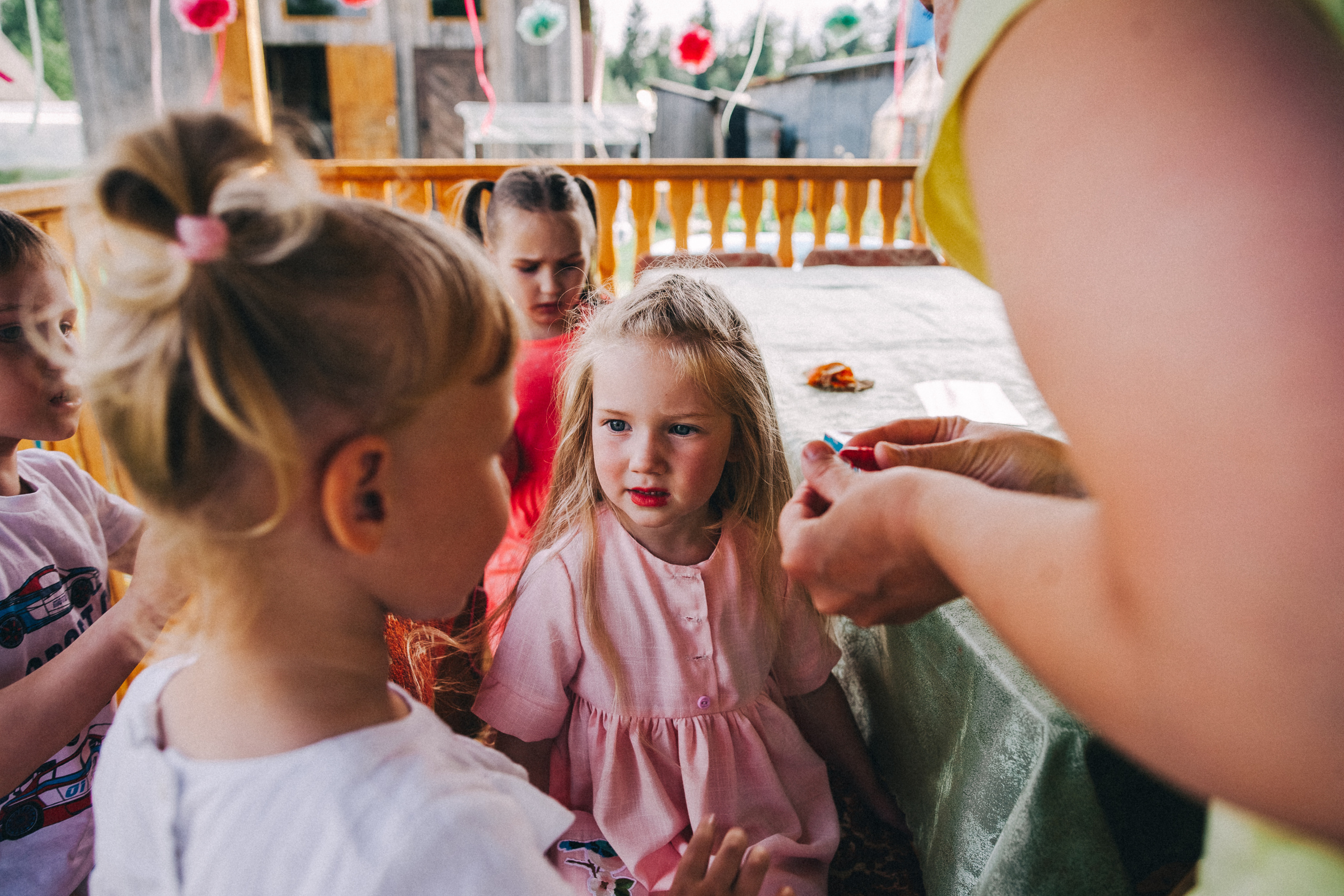 Ульяше 5 лет. Дачный деньрожденский день. Семейный фотограф, фотограф родов, репортажей фотограф в Санкт-Петербу