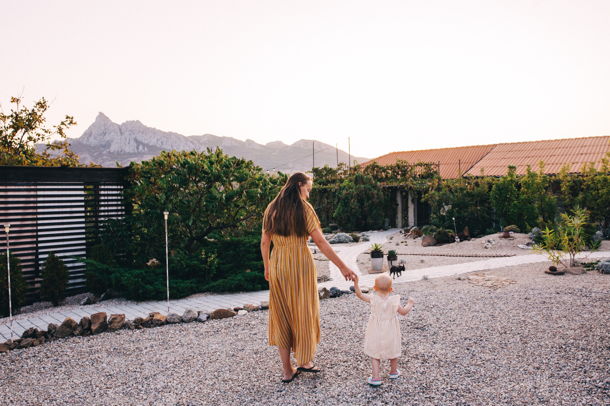 Маша и Соня. Отпуск в Крыму. Семейный фотограф, фотограф родов, репортажей фотограф в Санкт-Петербу