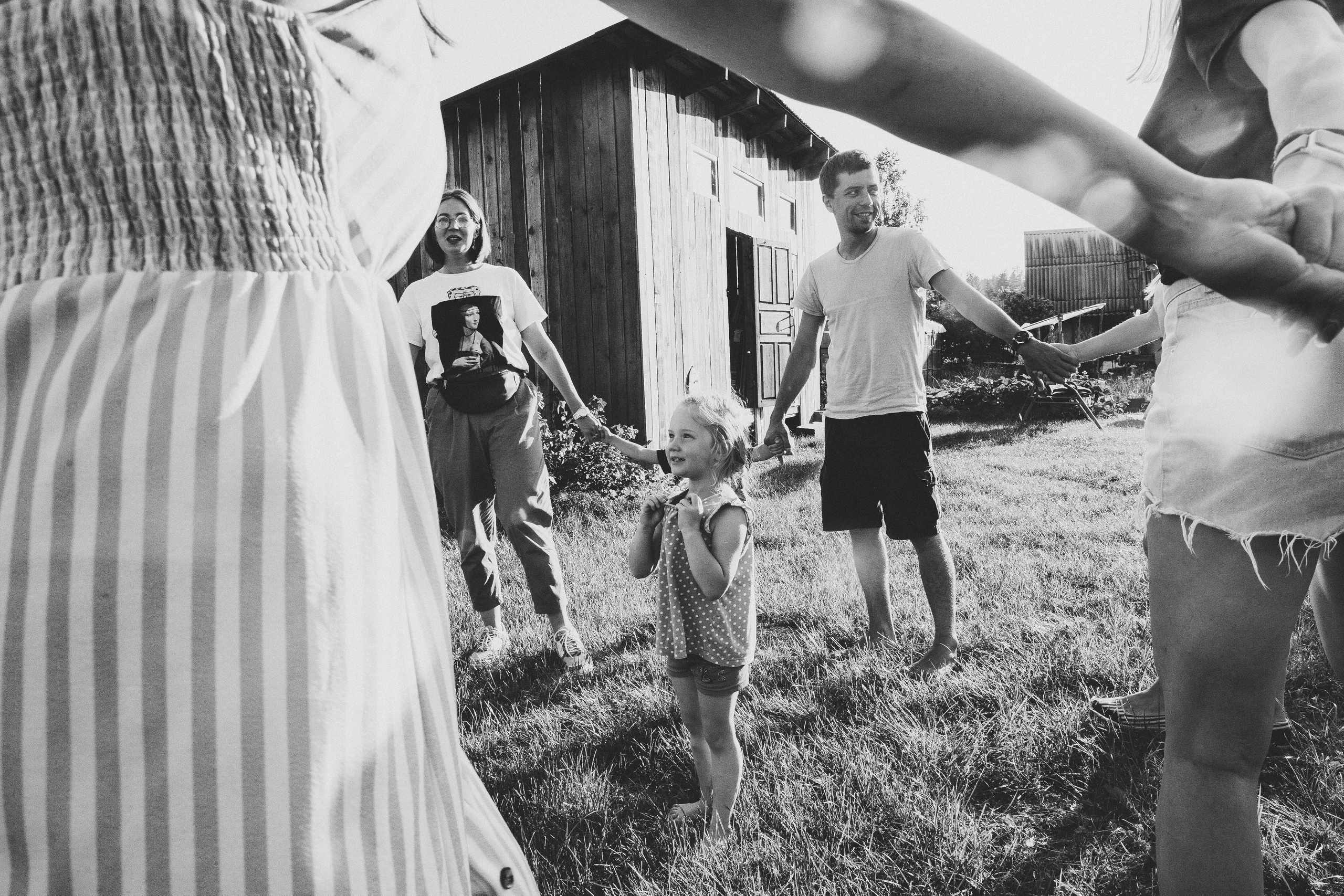 Ульяше 5 лет. Дачный деньрожденский день. Семейный фотограф, фотограф родов, репортажей фотограф в Санкт-Петербу