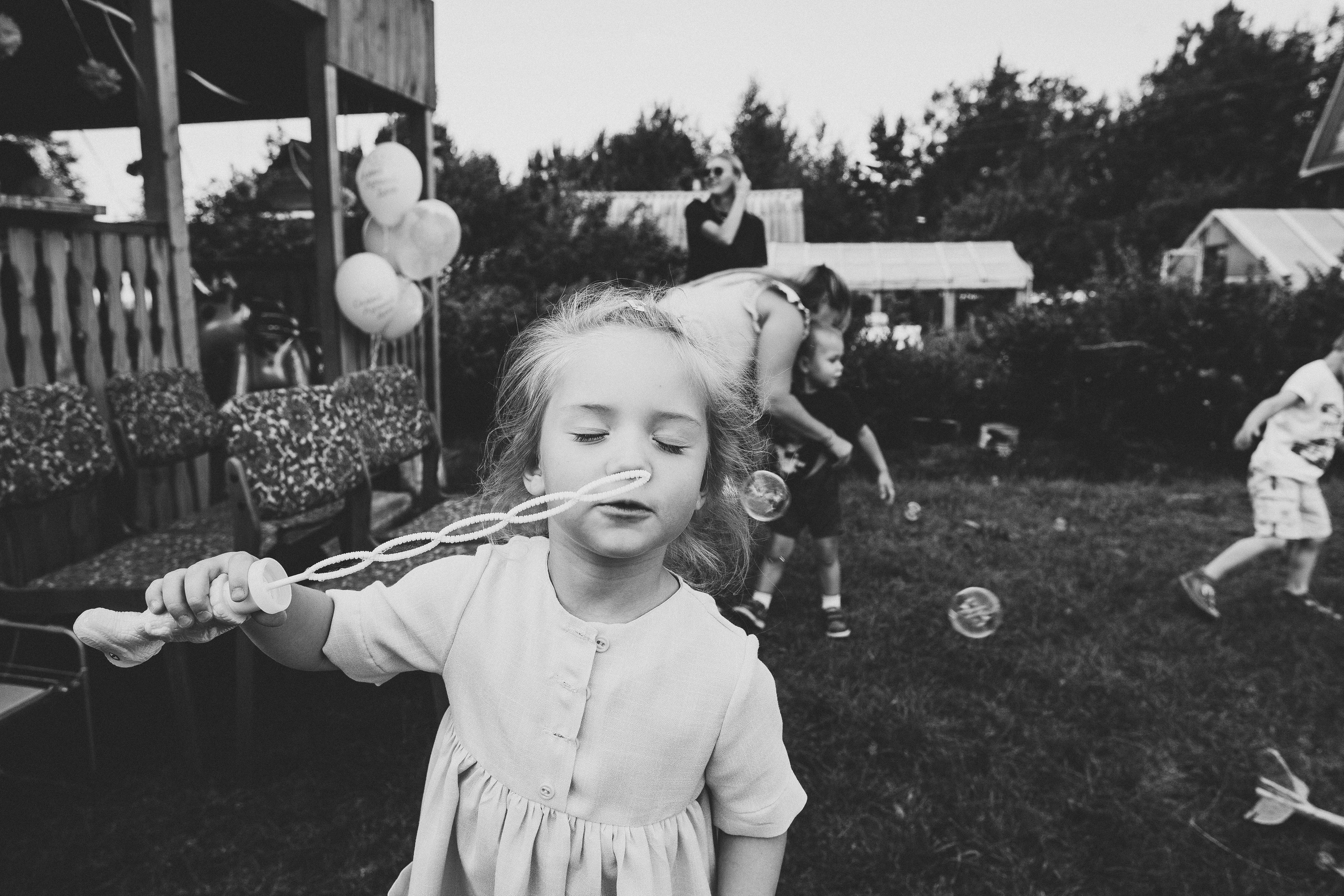 Ульяше 5 лет. Дачный деньрожденский день. Семейный фотограф, фотограф родов, репортажей фотограф в Санкт-Петербу