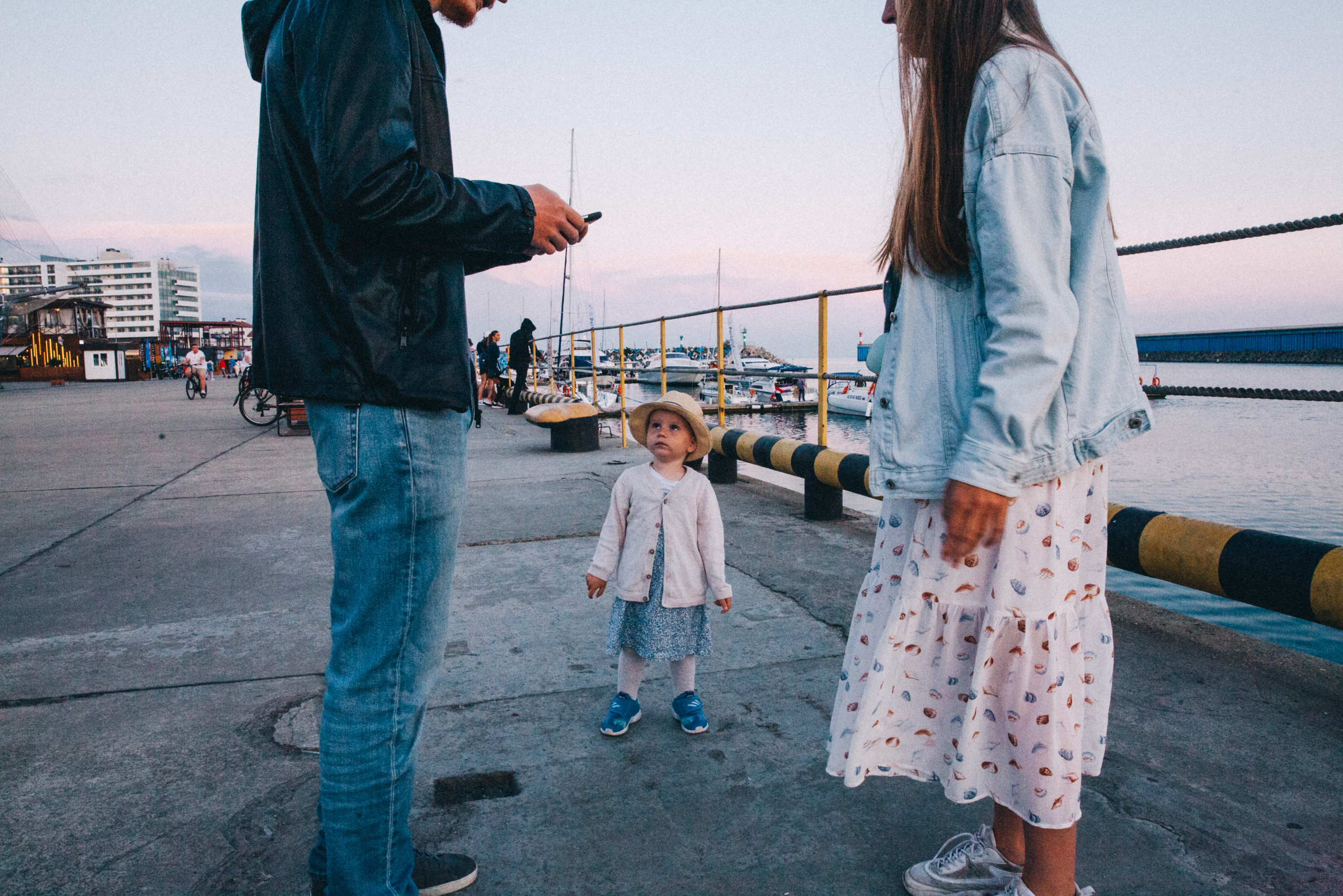 Вася, Маша, Соня. Отпуск в Адлере. Семейный фотограф, фотограф родов, репортажей фотограф в Санкт-Петербу
