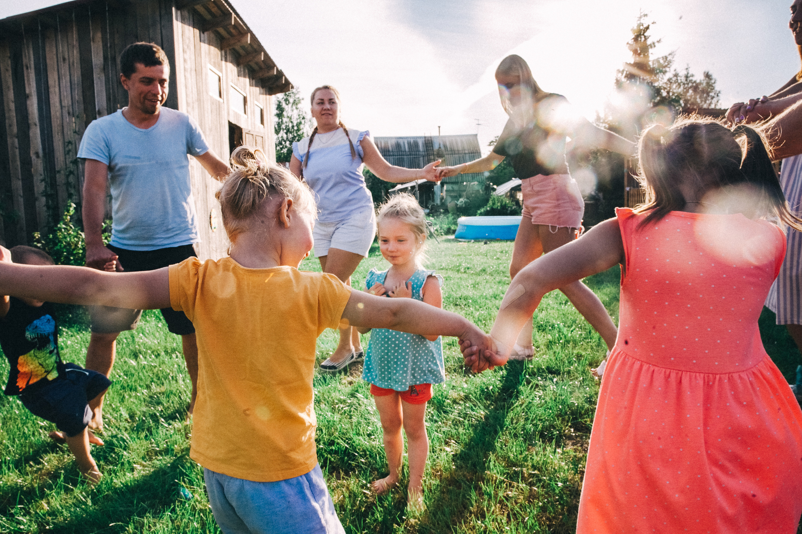 Ульяше 5 лет. Дачный деньрожденский день. Семейный фотограф, фотограф родов, репортажей фотограф в Санкт-Петербу