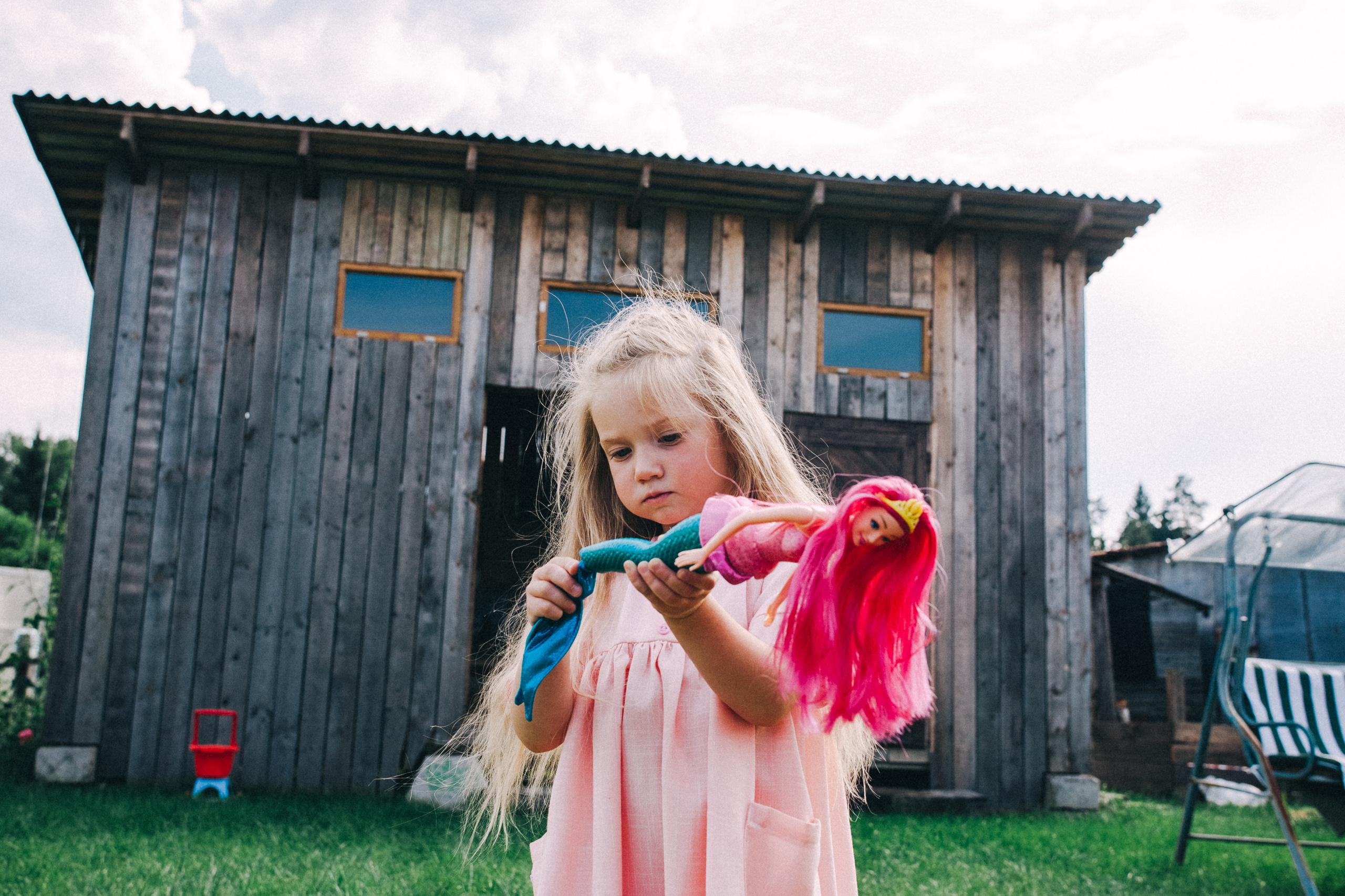 Ульяше 5 лет. Дачный деньрожденский день. Семейный фотограф, фотограф родов, репортажей фотограф в Санкт-Петербу