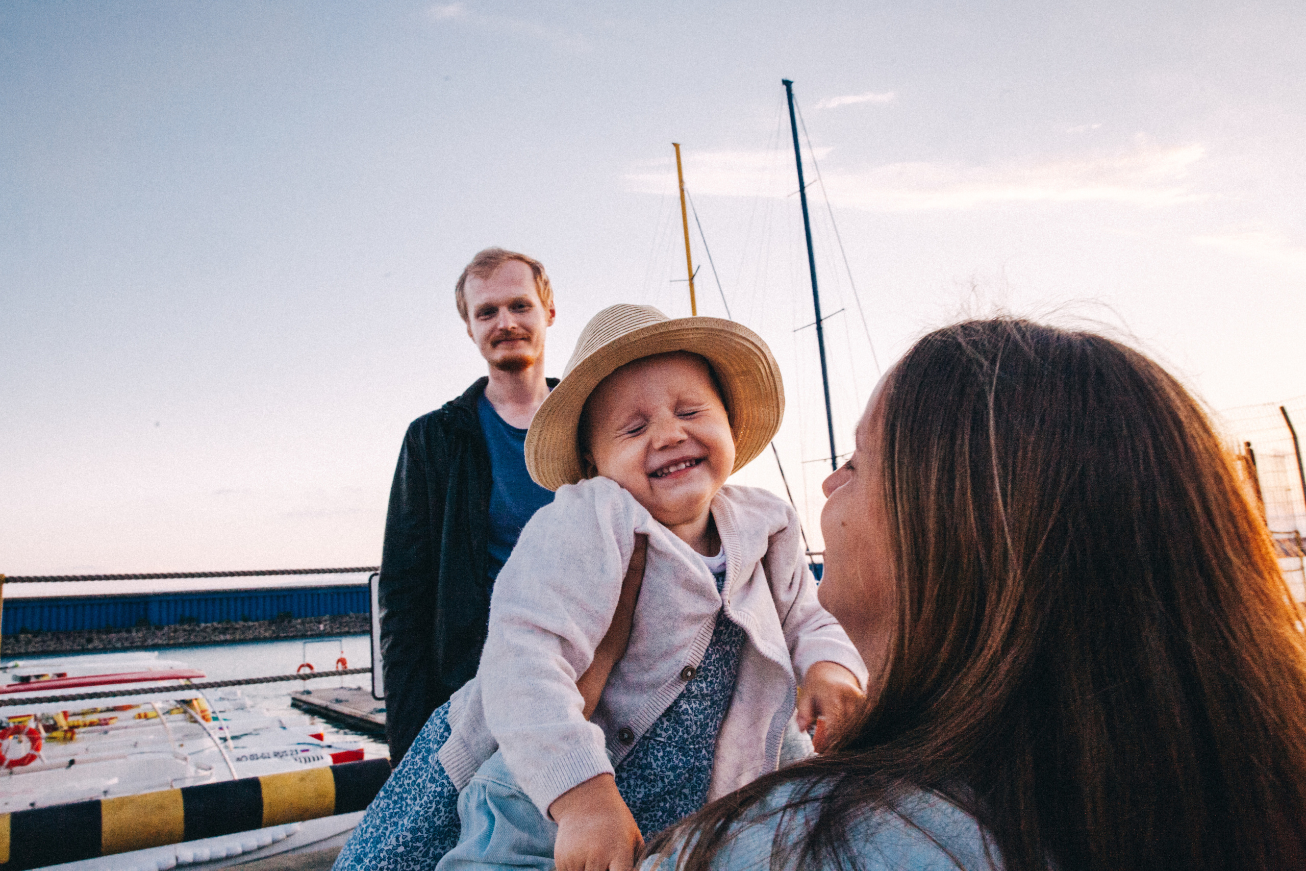 Вася, Маша, Соня. Отпуск в Адлере. Семейный фотограф, фотограф родов, репортажей фотограф в Санкт-Петербу