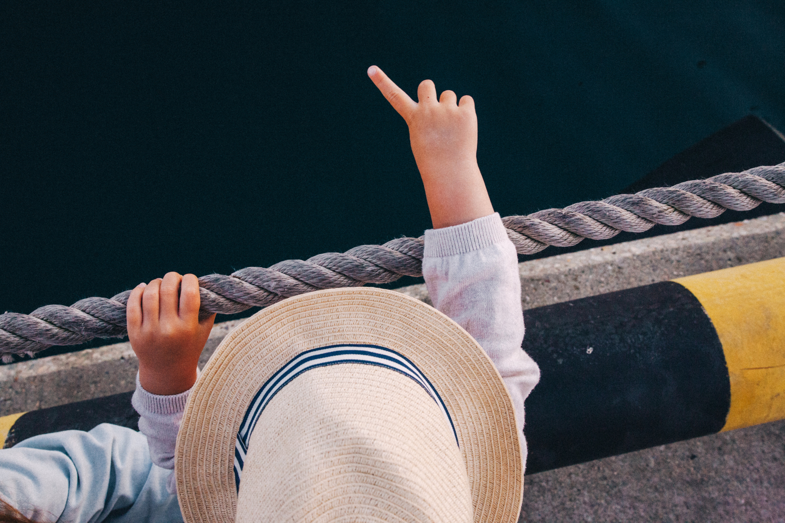 Вася, Маша, Соня. Отпуск в Адлере. Семейный фотограф, фотограф родов, репортажей фотограф в Санкт-Петербу