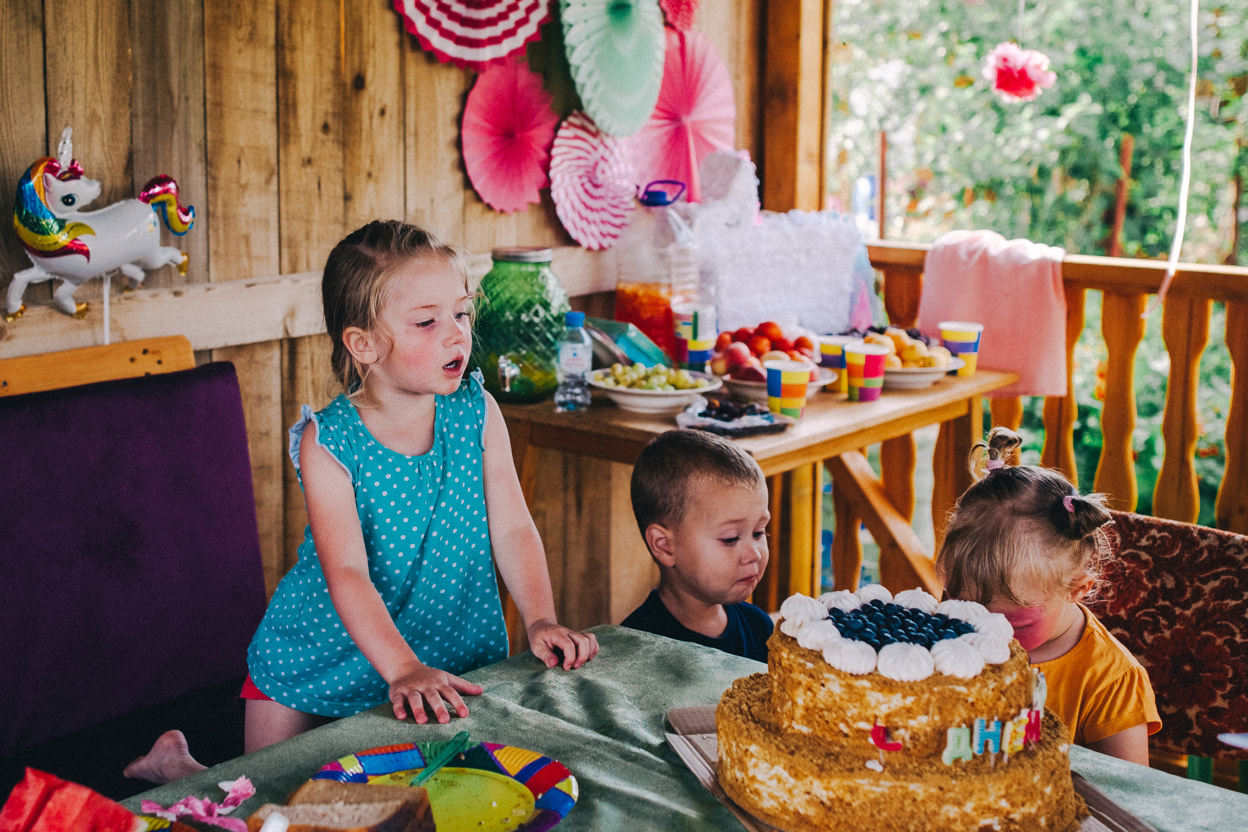 Ульяше 5 лет. Дачный деньрожденский день. Семейный фотограф, фотограф родов, репортажей фотограф в Санкт-Петербу