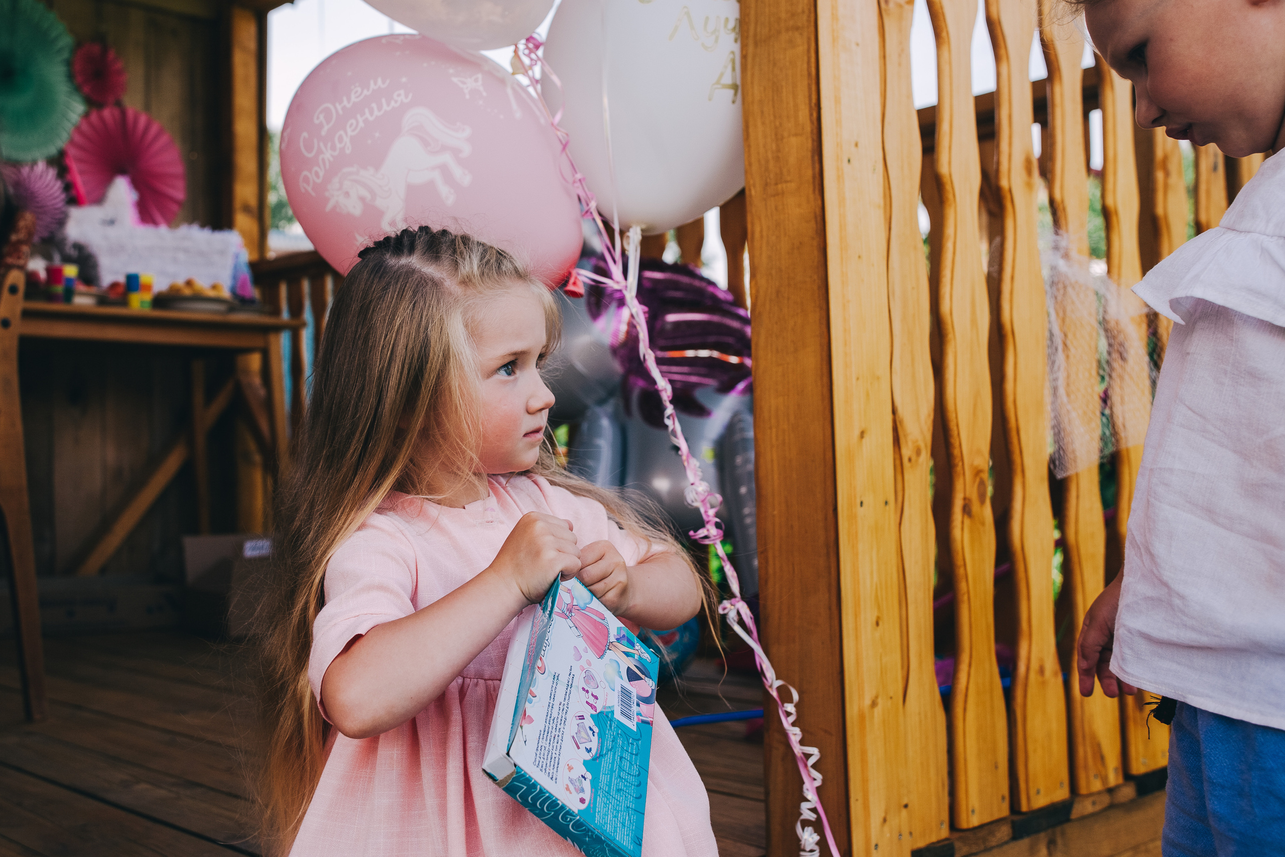 Ульяше 5 лет. Дачный деньрожденский день. Семейный фотограф, фотограф родов, репортажей фотограф в Санкт-Петербу