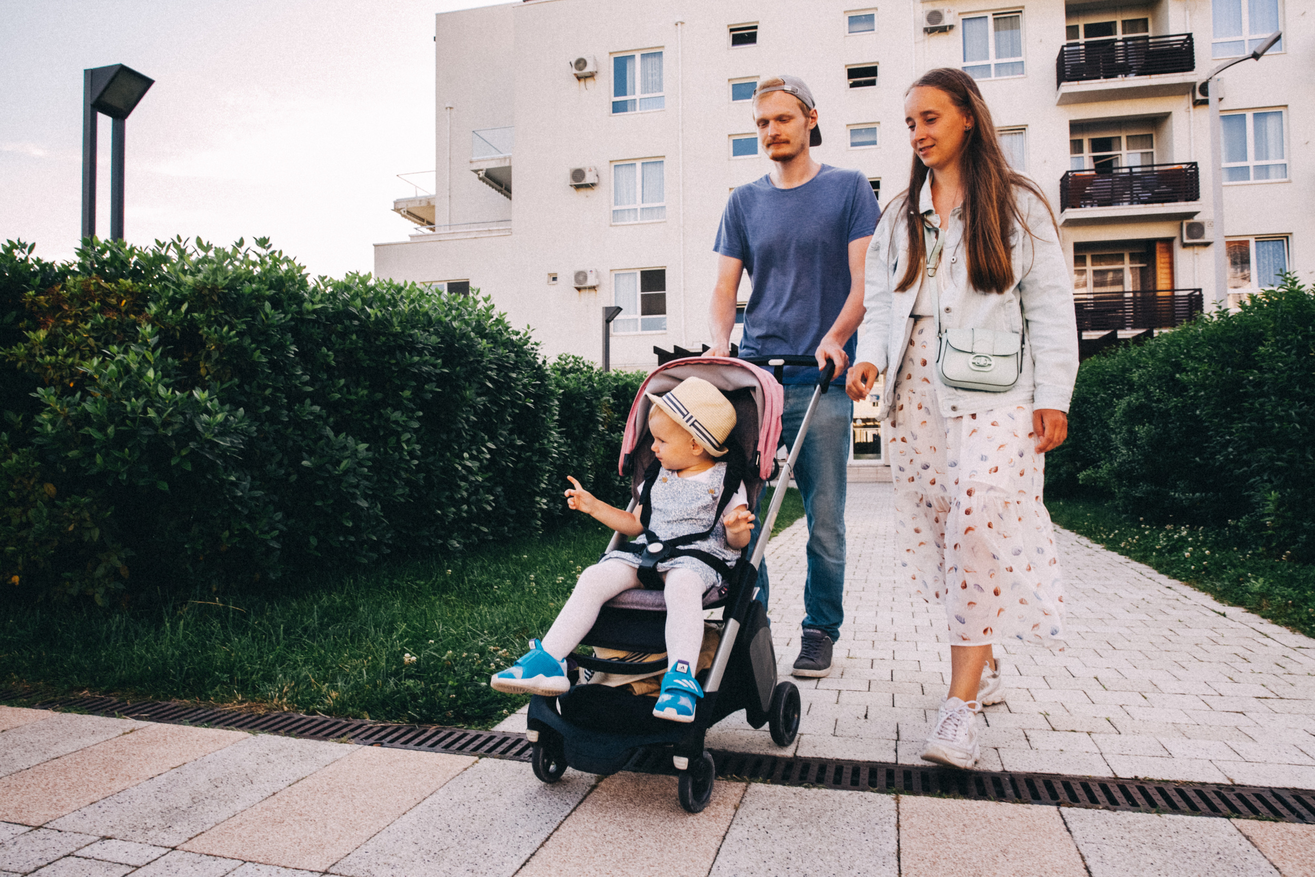 Вася, Маша, Соня. Отпуск в Адлере. Семейный фотограф, фотограф родов, репортажей фотограф в Санкт-Петербу