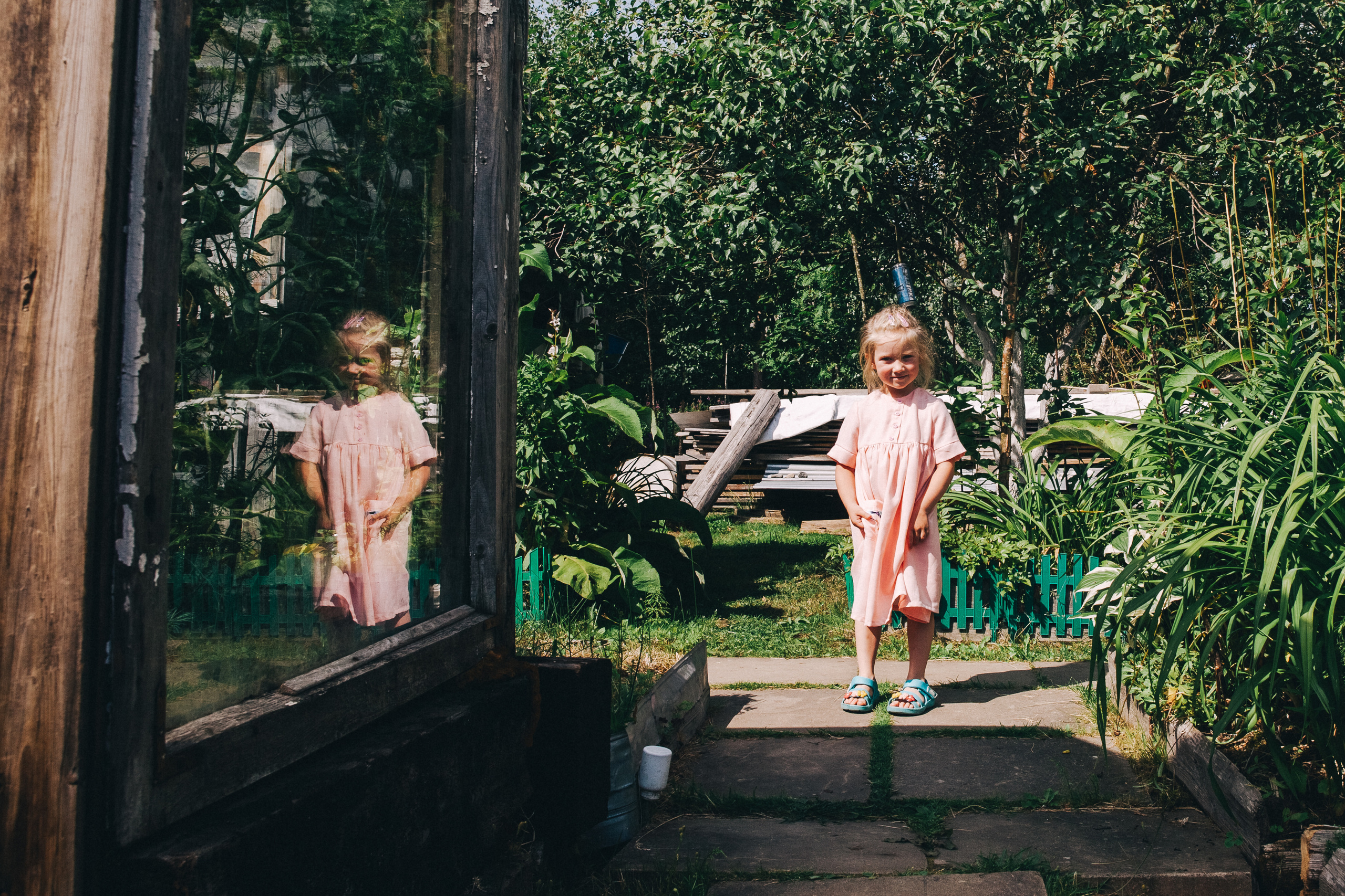 Ульяше 5 лет. Дачный деньрожденский день. Семейный фотограф, фотограф родов, репортажей фотограф в Санкт-Петербу