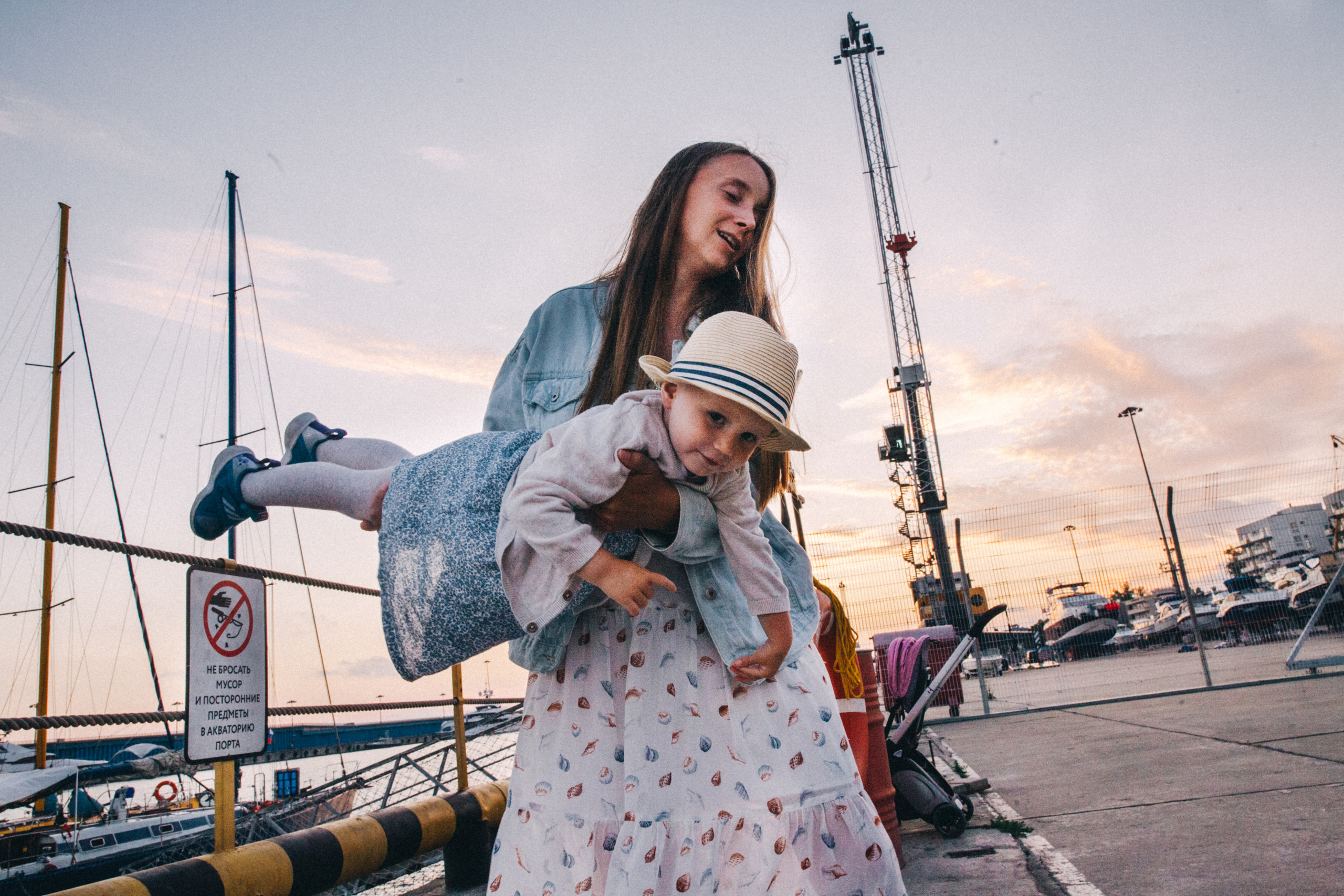 Вася, Маша, Соня. Отпуск в Адлере. Семейный фотограф, фотограф родов, репортажей фотограф в Санкт-Петербу