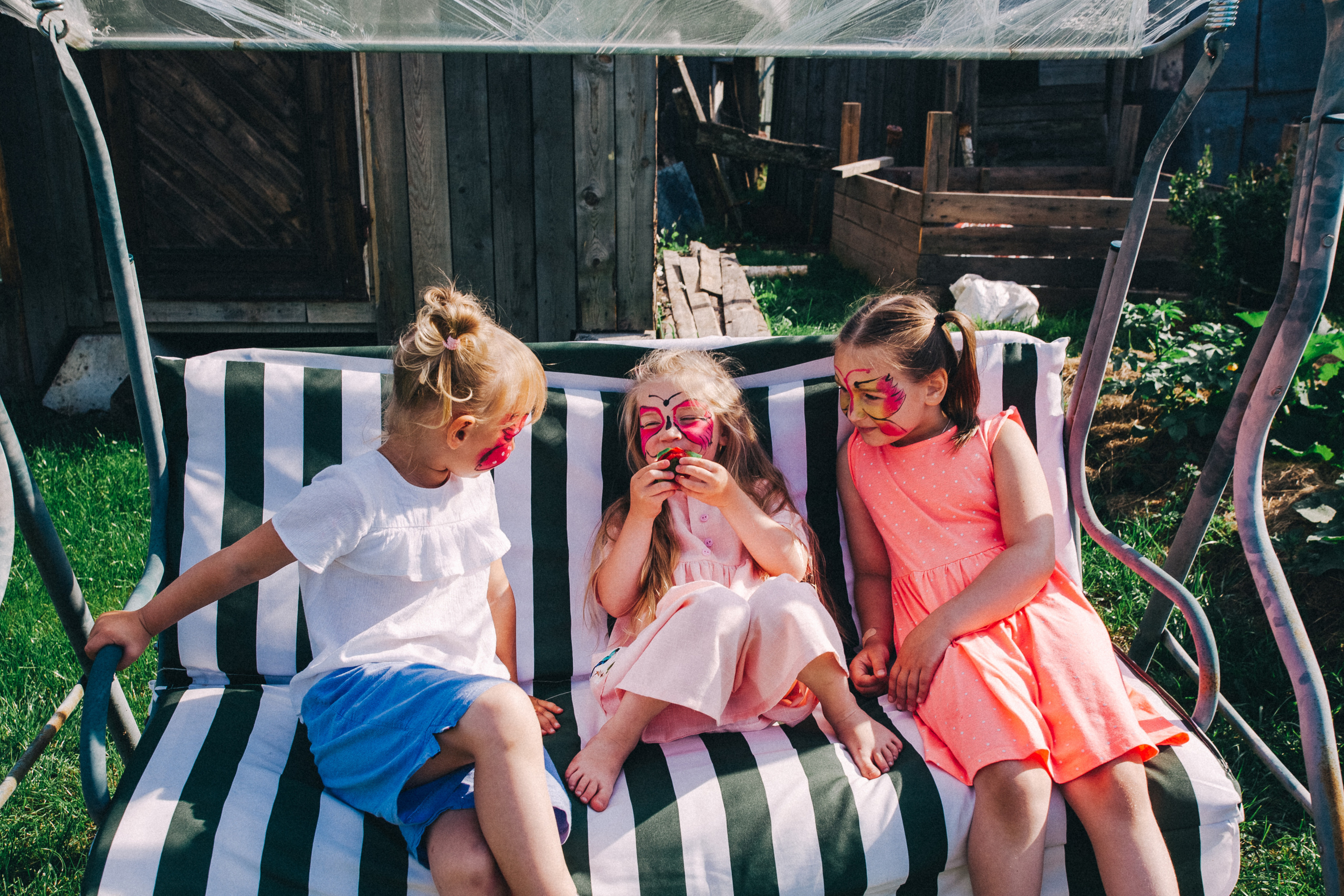 Ульяше 5 лет. Дачный деньрожденский день. Семейный фотограф, фотограф родов, репортажей фотограф в Санкт-Петербу