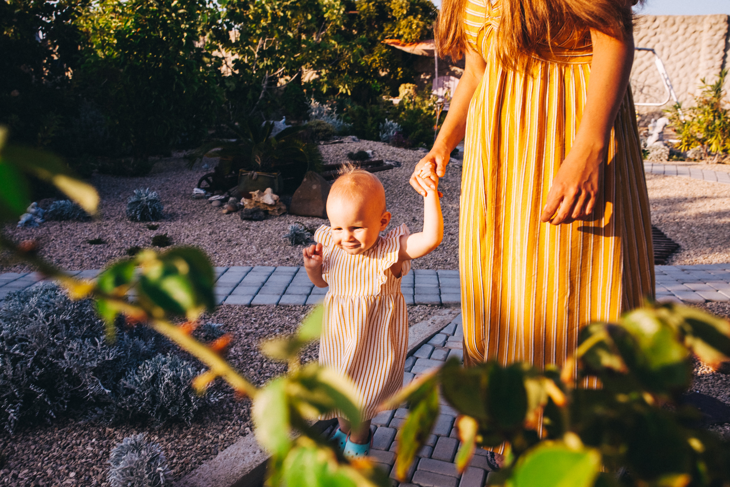 Маша и Соня. Отпуск в Крыму. Семейный фотограф, фотограф родов, репортажей фотограф в Санкт-Петербу