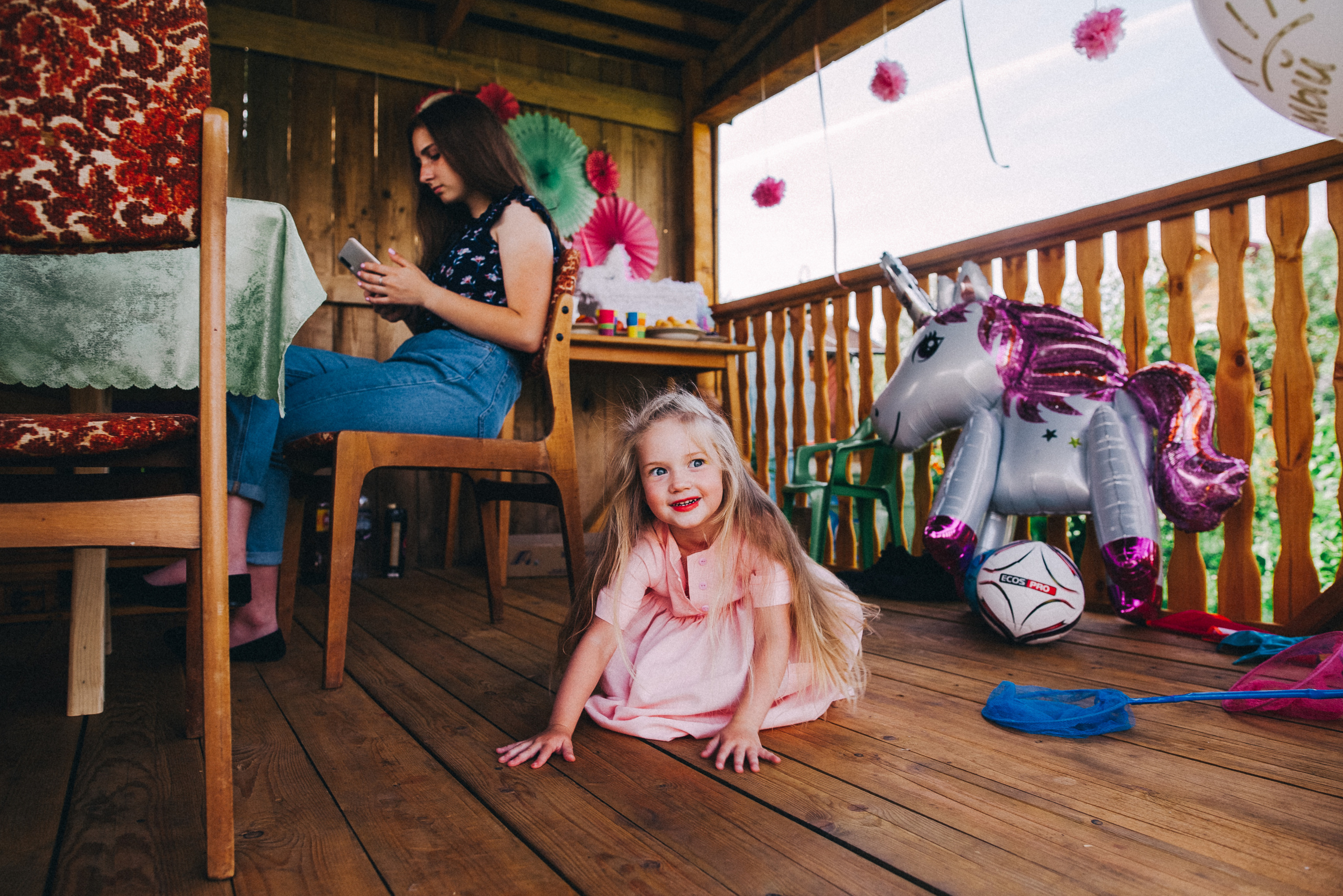Ульяше 5 лет. Дачный деньрожденский день. Семейный фотограф, фотограф родов, репортажей фотограф в Санкт-Петербу