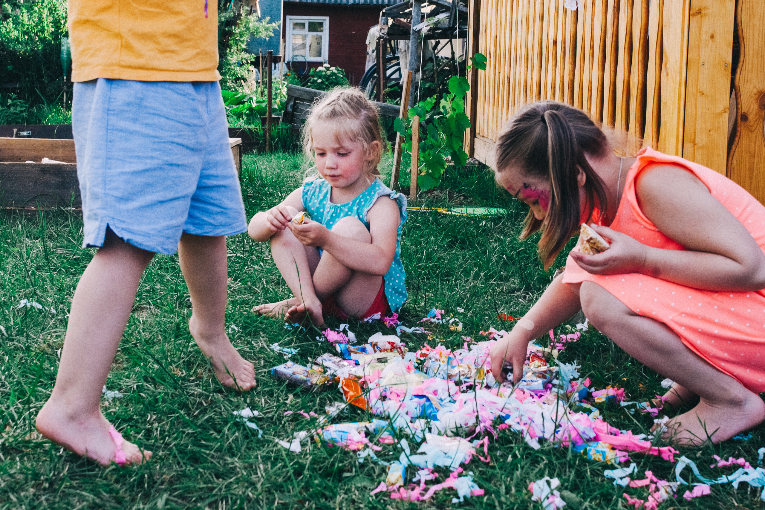 Ульяше 5 лет. Дачный деньрожденский день. Семейный фотограф, фотограф родов, репортажей фотограф в Санкт-Петербу