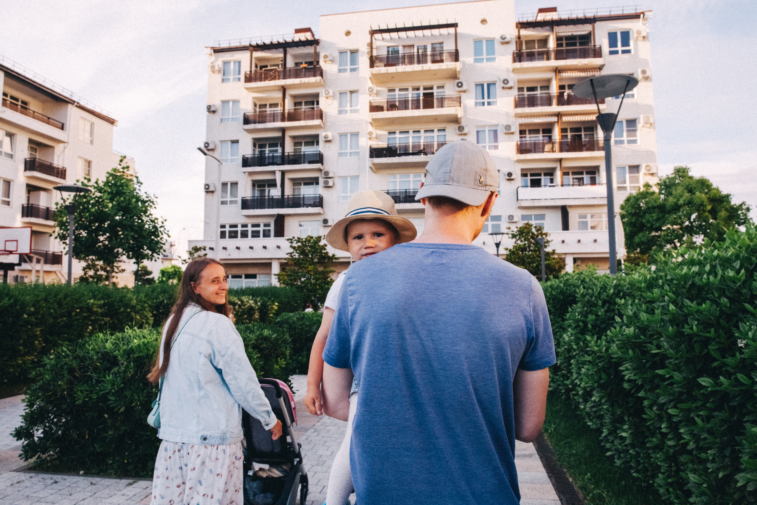 Вася, Маша, Соня. Отпуск в Адлере. Семейный фотограф, фотограф родов, репортажей фотограф в Санкт-Петербу