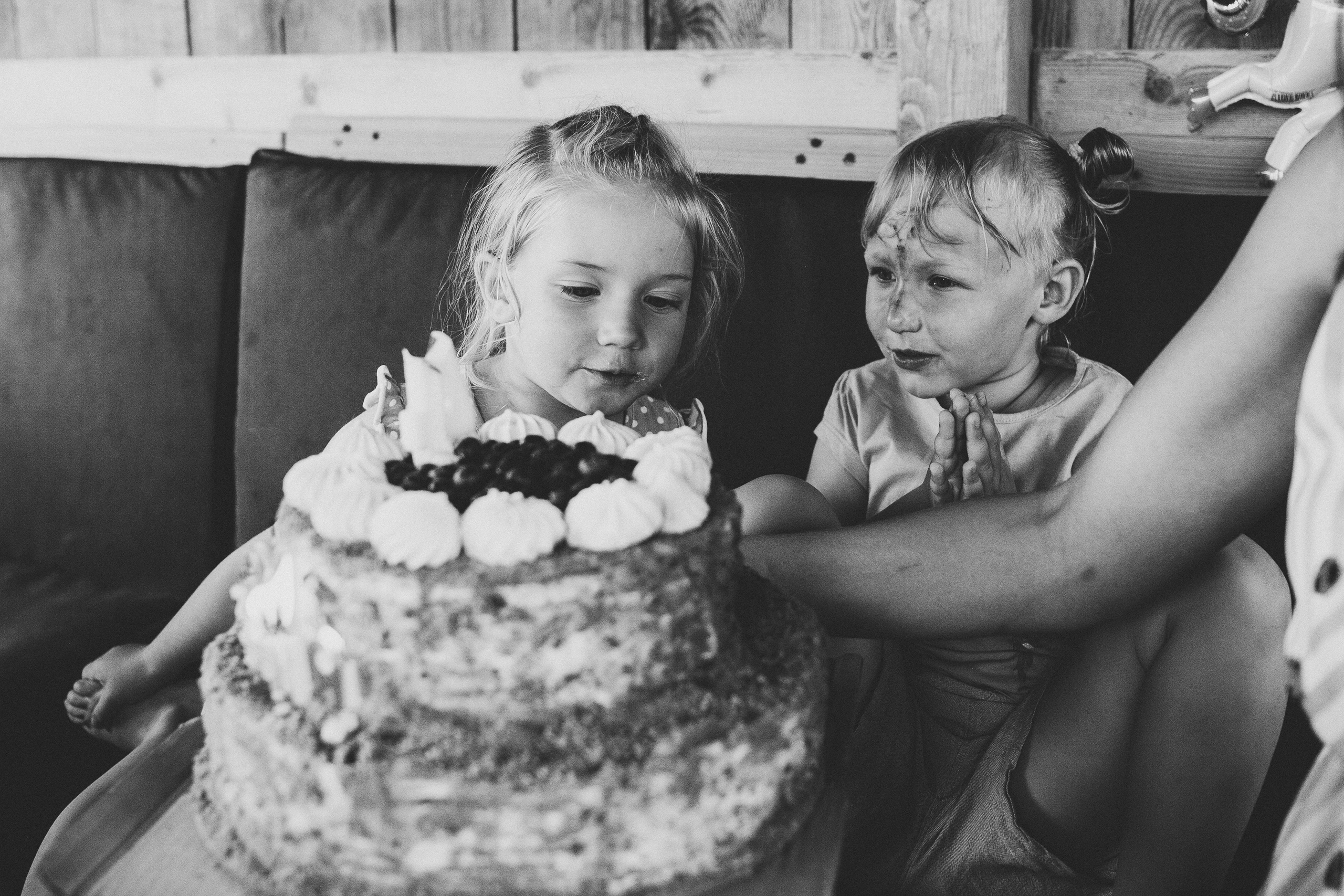 Ульяше 5 лет. Дачный деньрожденский день. Семейный фотограф, фотограф родов, репортажей фотограф в Санкт-Петербу