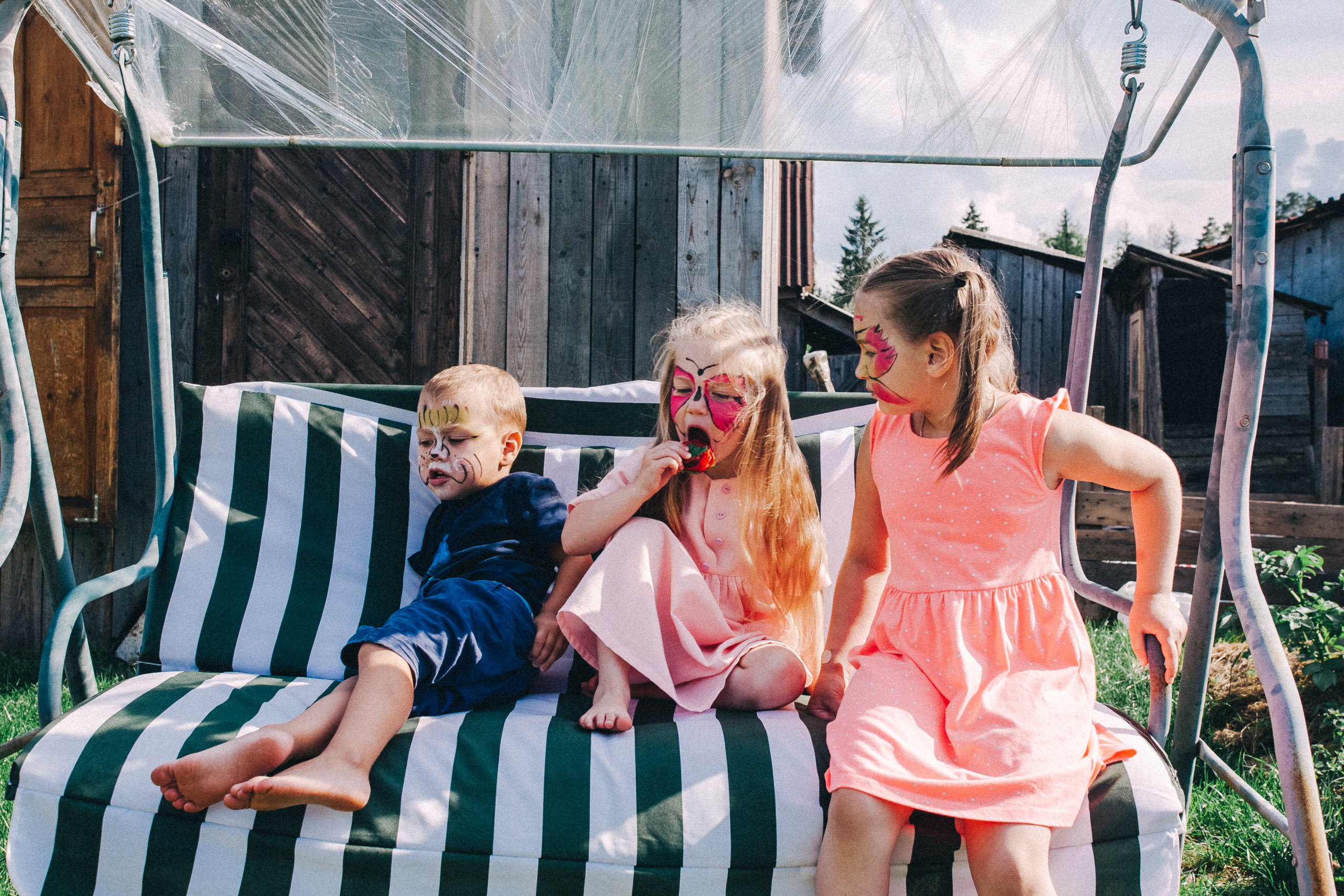 Ульяше 5 лет. Дачный деньрожденский день. Семейный фотограф, фотограф родов, репортажей фотограф в Санкт-Петербу