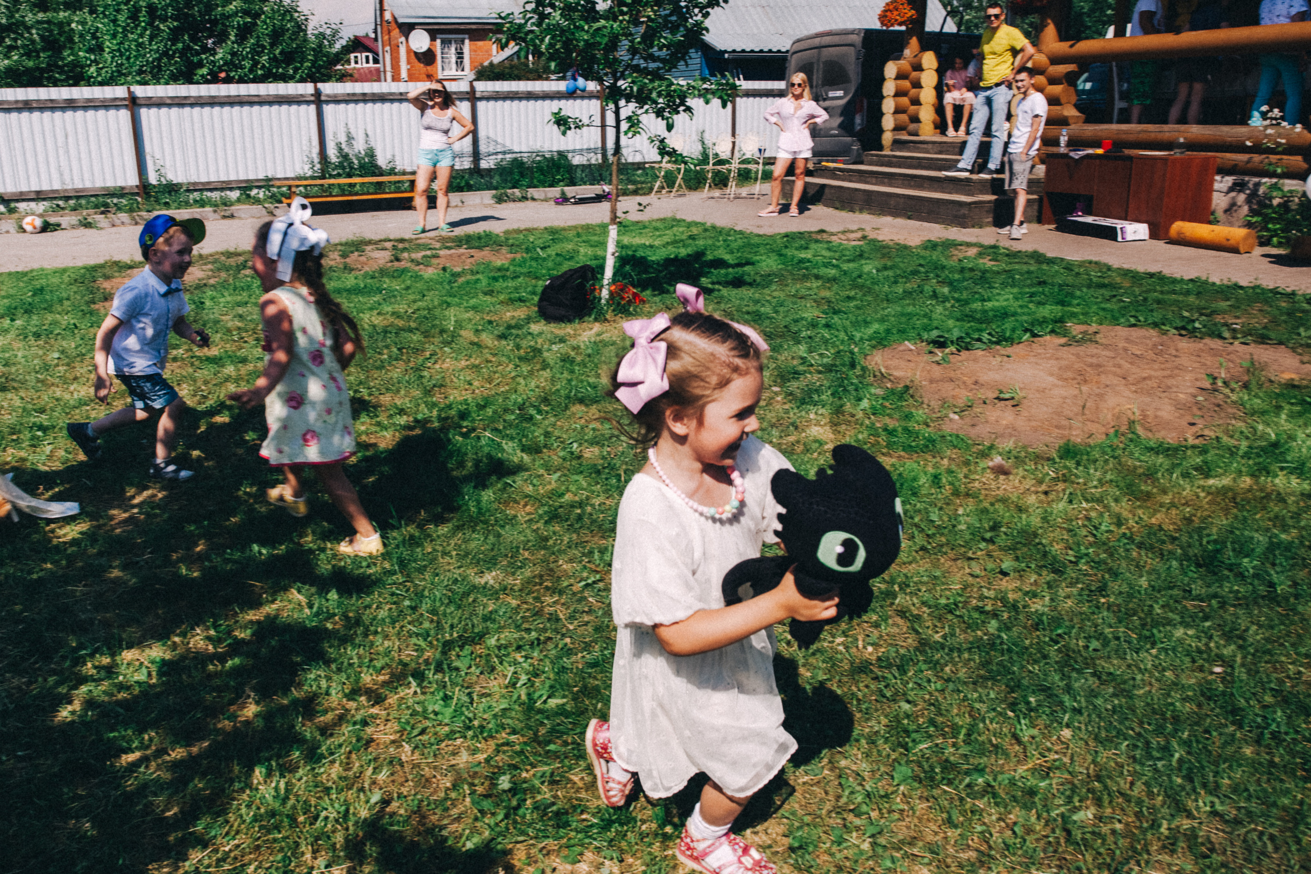Есении 5 лет. ДР на даче. Семейный фотограф, фотограф родов, репортажей фотограф в Санкт-Петербу