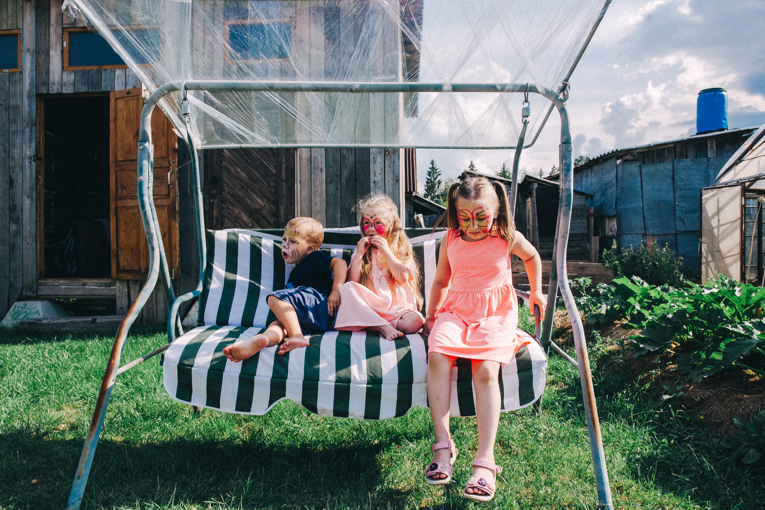 Ульяше 5 лет. Дачный деньрожденский день. Семейный фотограф, фотограф родов, репортажей фотограф в Санкт-Петербу