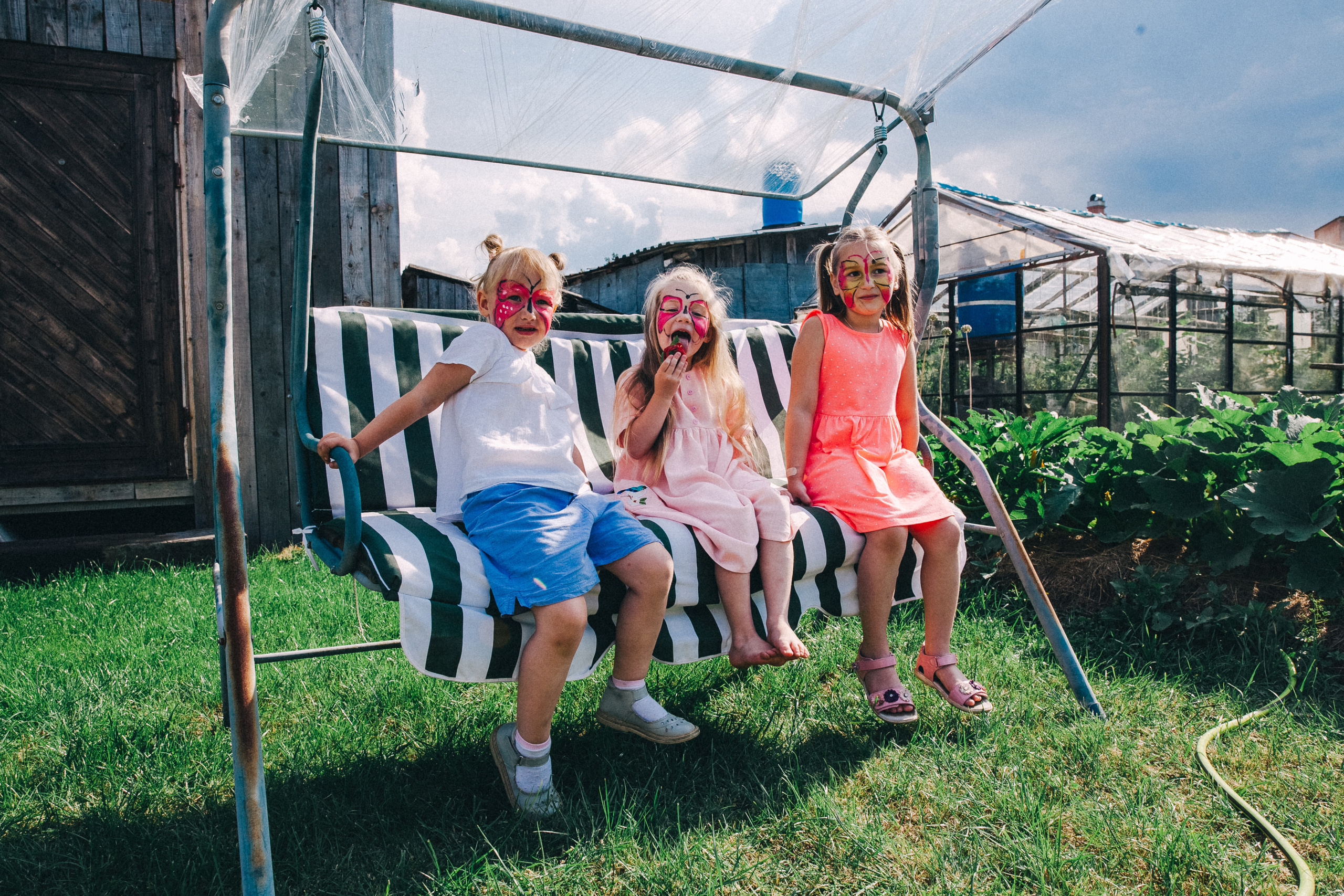 Ульяше 5 лет. Дачный деньрожденский день. Семейный фотограф, фотограф родов, репортажей фотограф в Санкт-Петербу