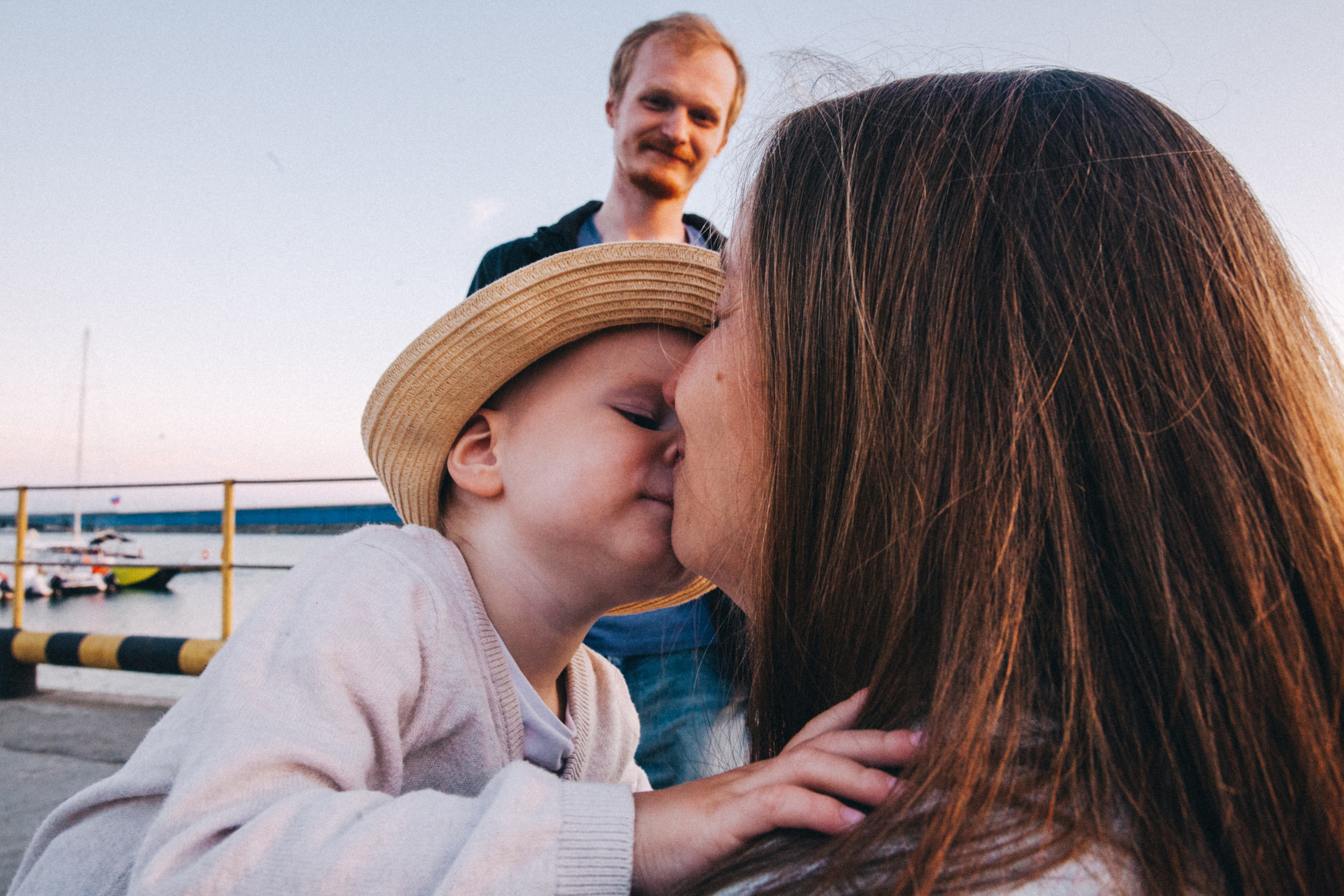 Вася, Маша, Соня. Отпуск в Адлере. Семейный фотограф, фотограф родов, репортажей фотограф в Санкт-Петербу