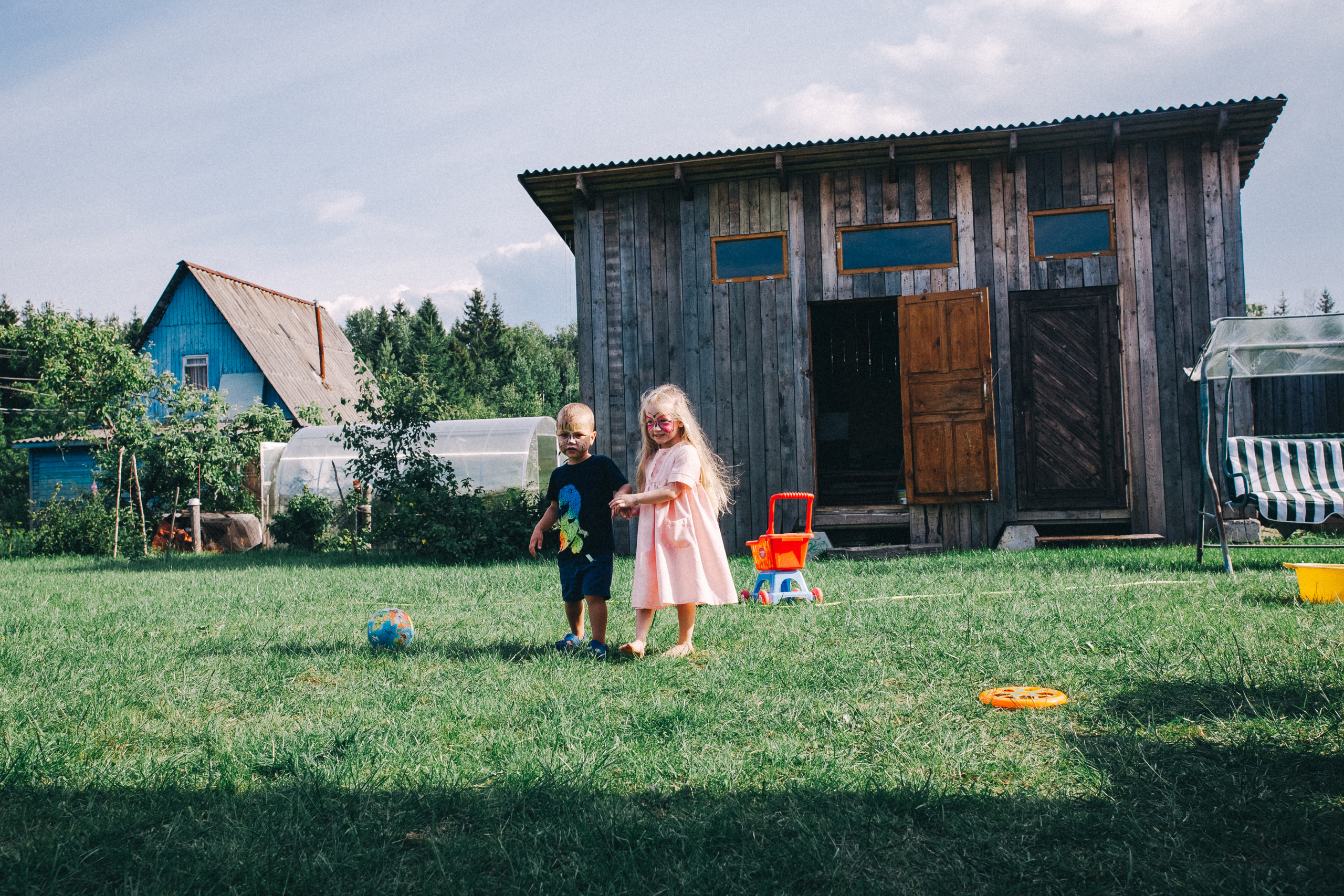 Ульяше 5 лет. Дачный деньрожденский день. Семейный фотограф, фотограф родов, репортажей фотограф в Санкт-Петербу