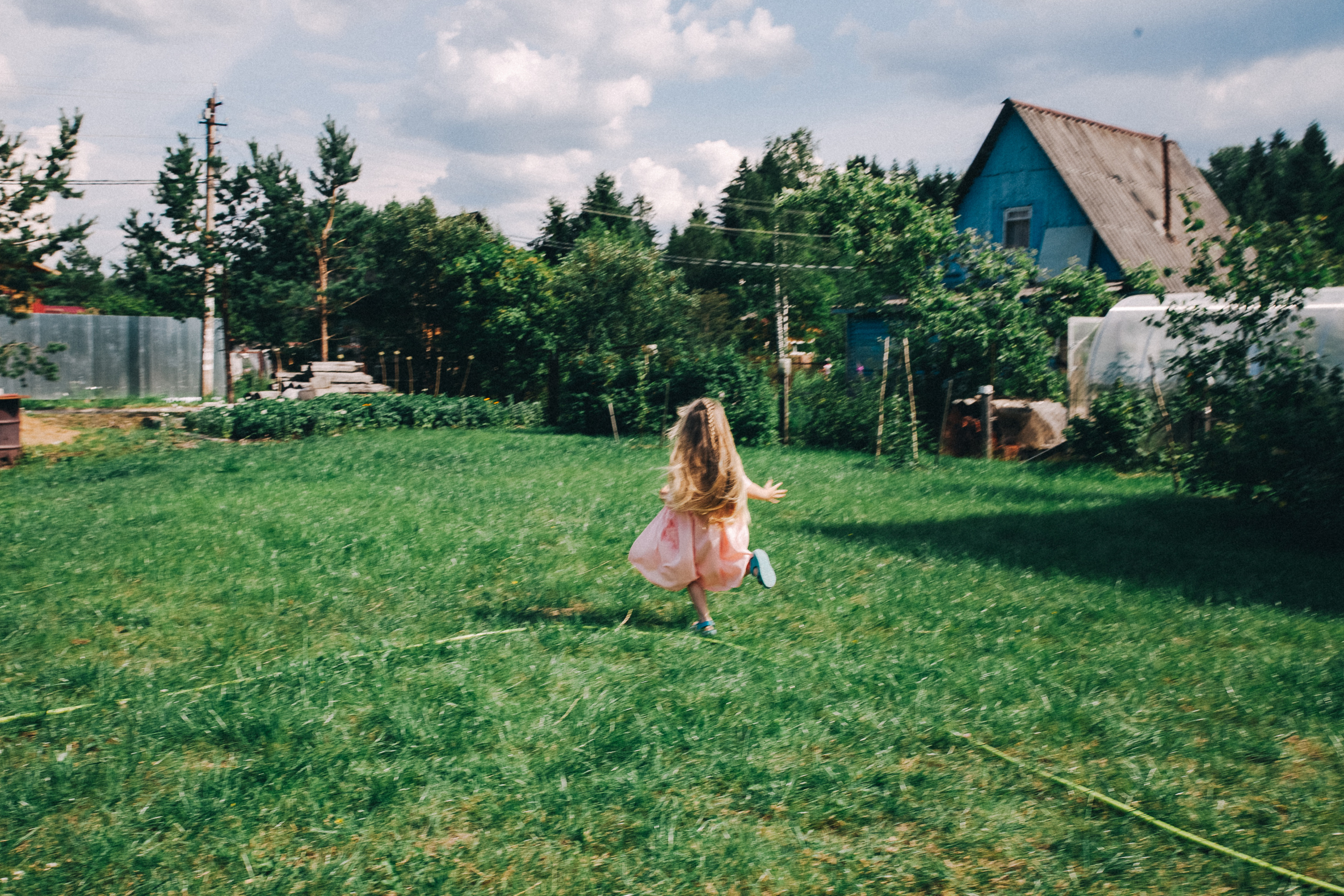 Ульяше 5 лет. Дачный деньрожденский день. Семейный фотограф, фотограф родов, репортажей фотограф в Санкт-Петербу