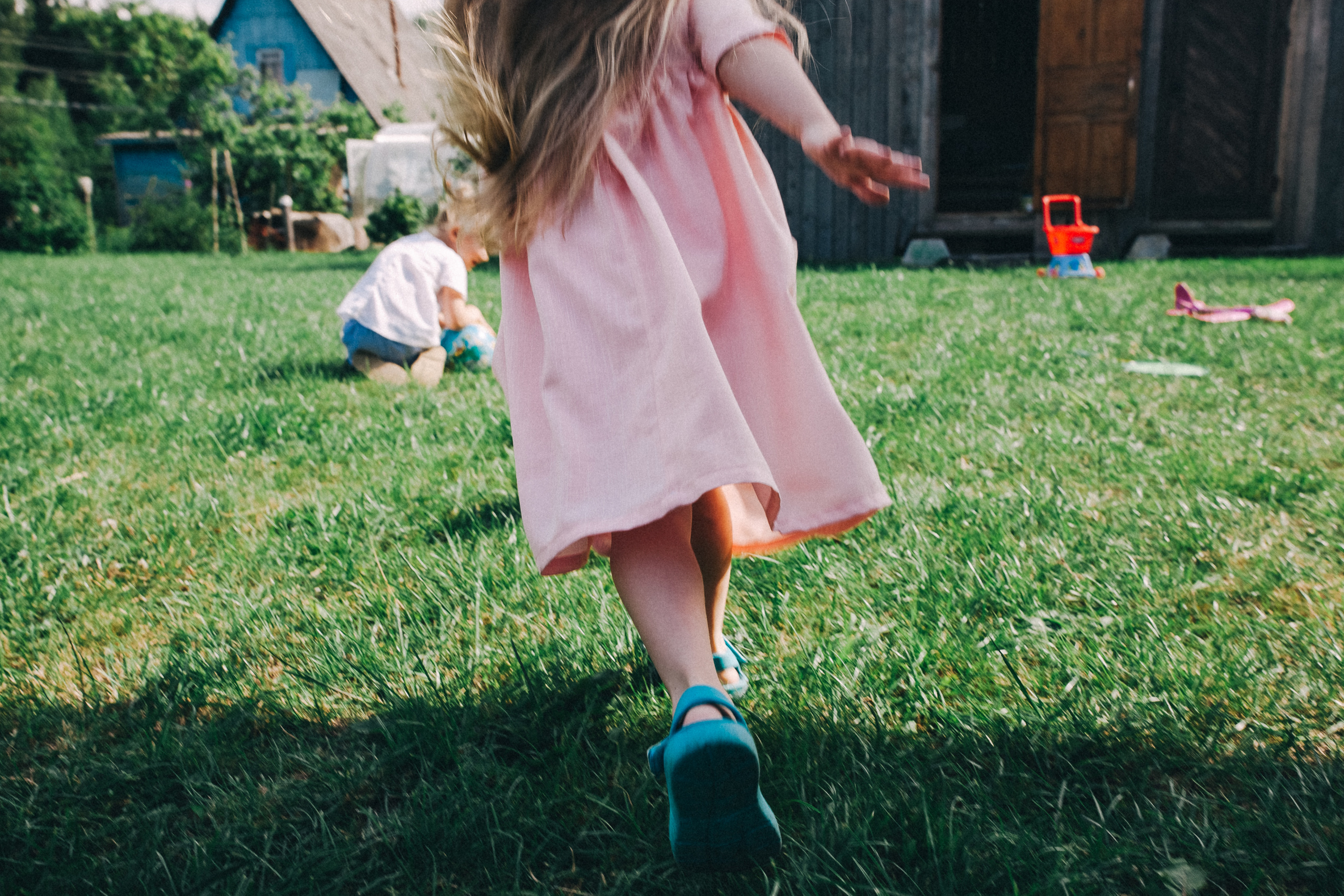 Ульяше 5 лет. Дачный деньрожденский день. Семейный фотограф, фотограф родов, репортажей фотограф в Санкт-Петербу