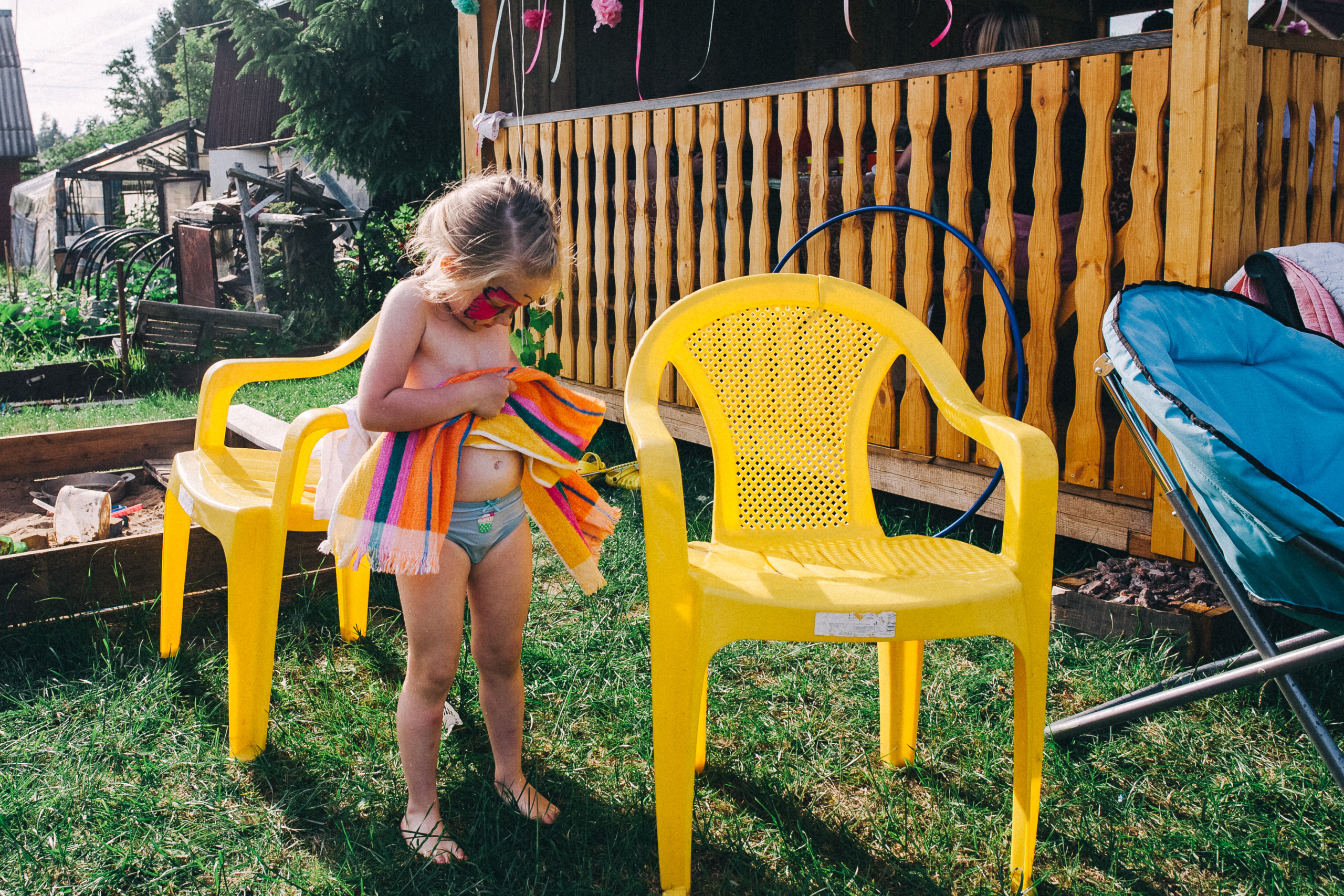 Ульяше 5 лет. Дачный деньрожденский день. Семейный фотограф, фотограф родов, репортажей фотограф в Санкт-Петербу