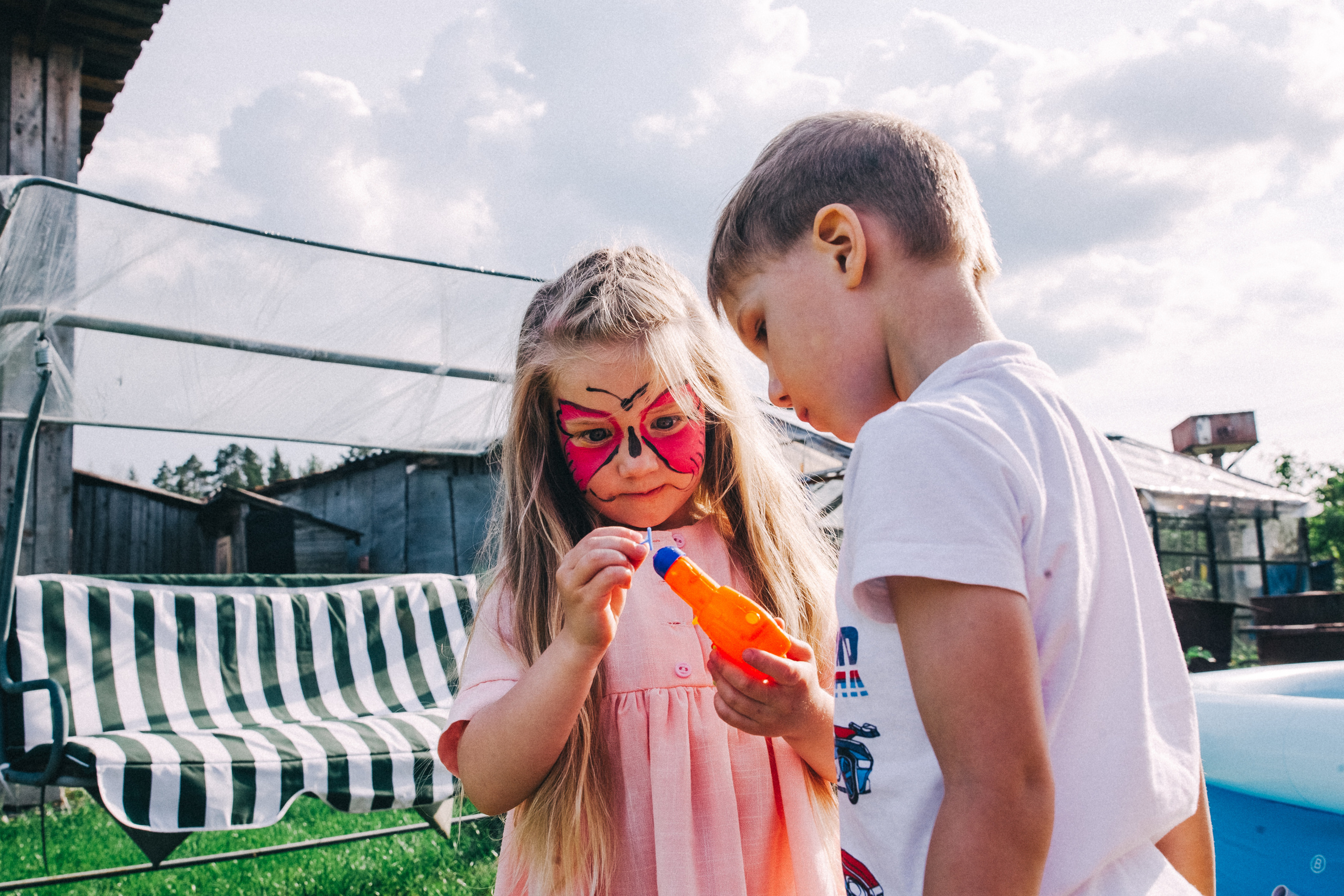 Ульяше 5 лет. Дачный деньрожденский день. Семейный фотограф, фотограф родов, репортажей фотограф в Санкт-Петербу