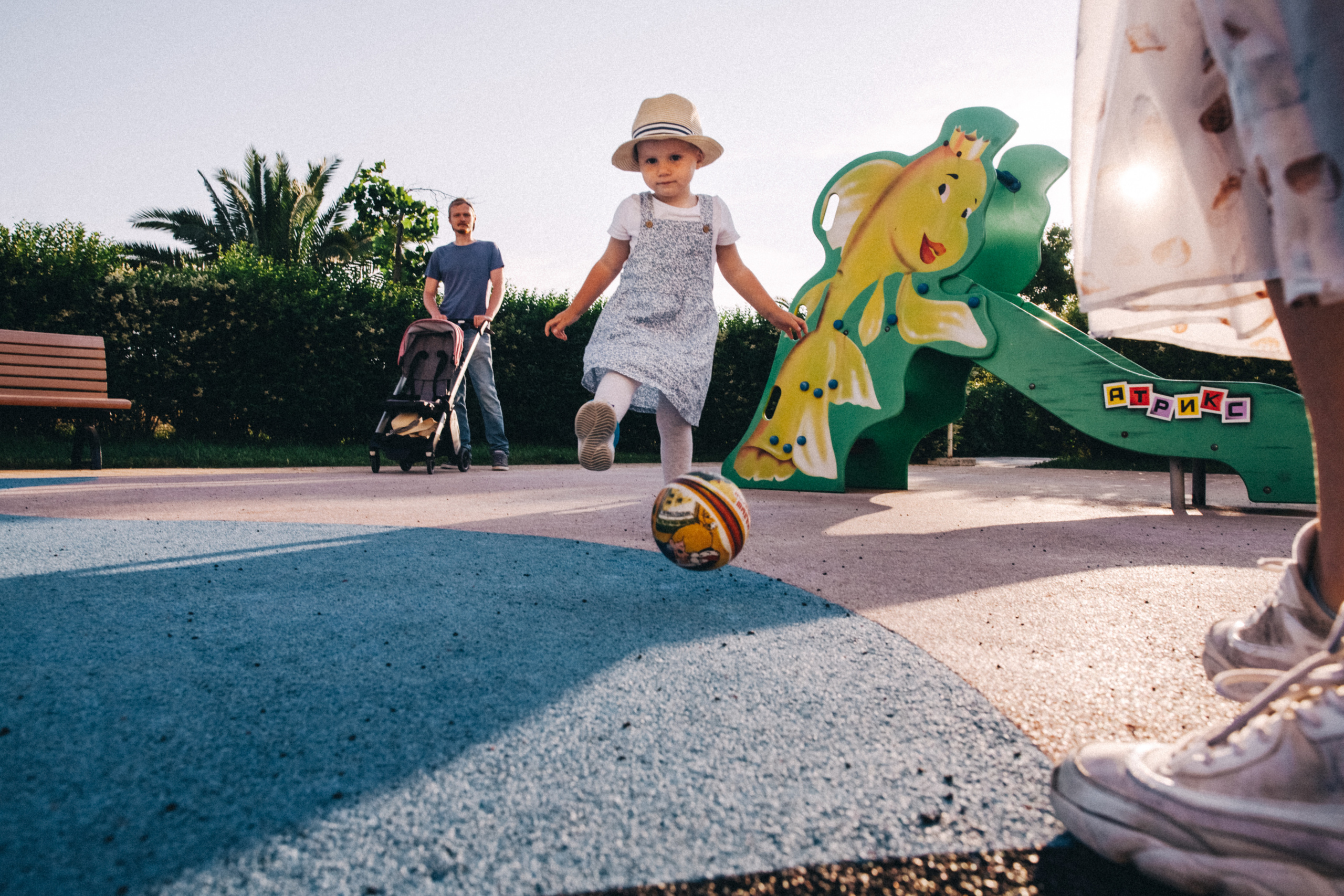 Вася, Маша, Соня. Отпуск в Адлере. Семейный фотограф, фотограф родов, репортажей фотограф в Санкт-Петербу