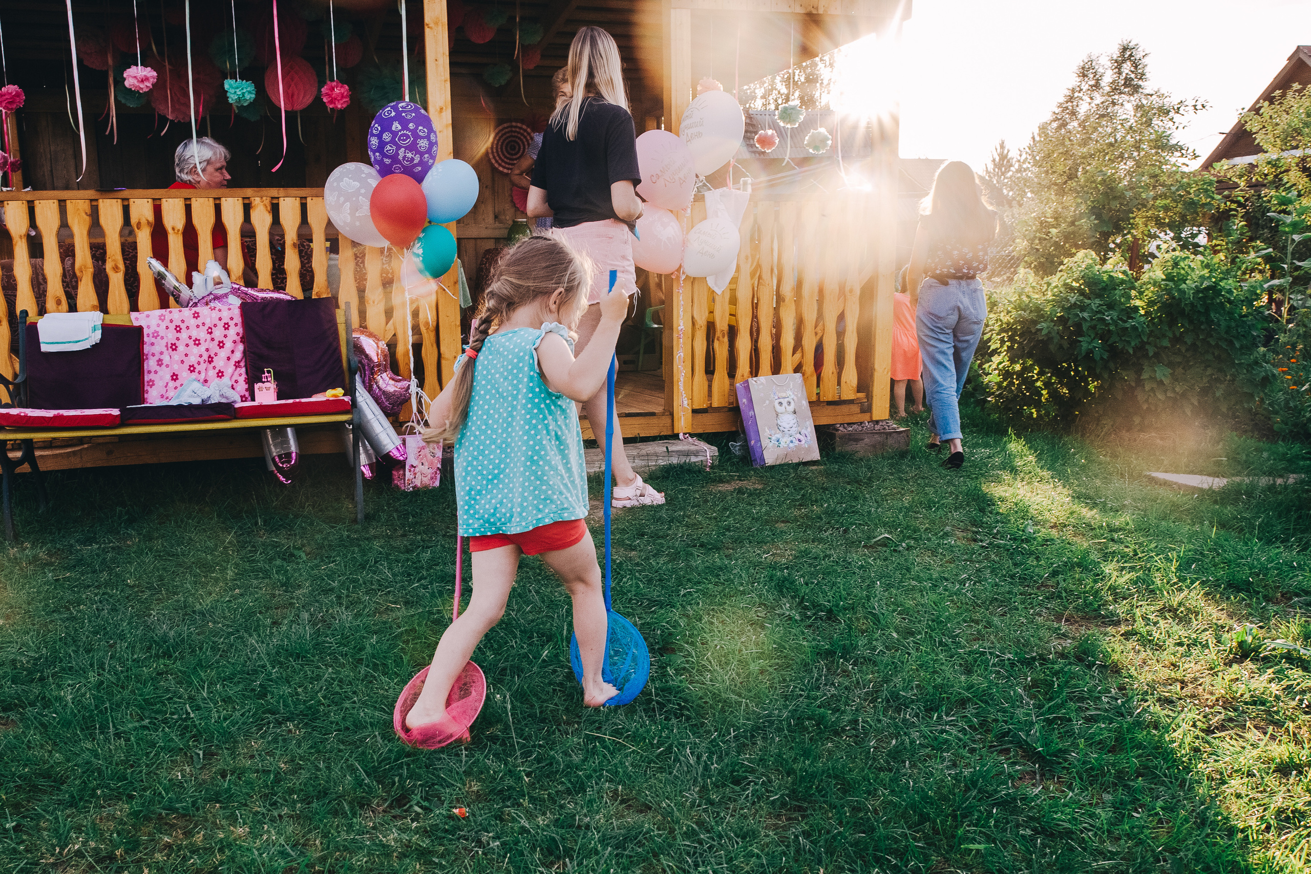 Ульяше 5 лет. Дачный деньрожденский день. Семейный фотограф, фотограф родов, репортажей фотограф в Санкт-Петербу
