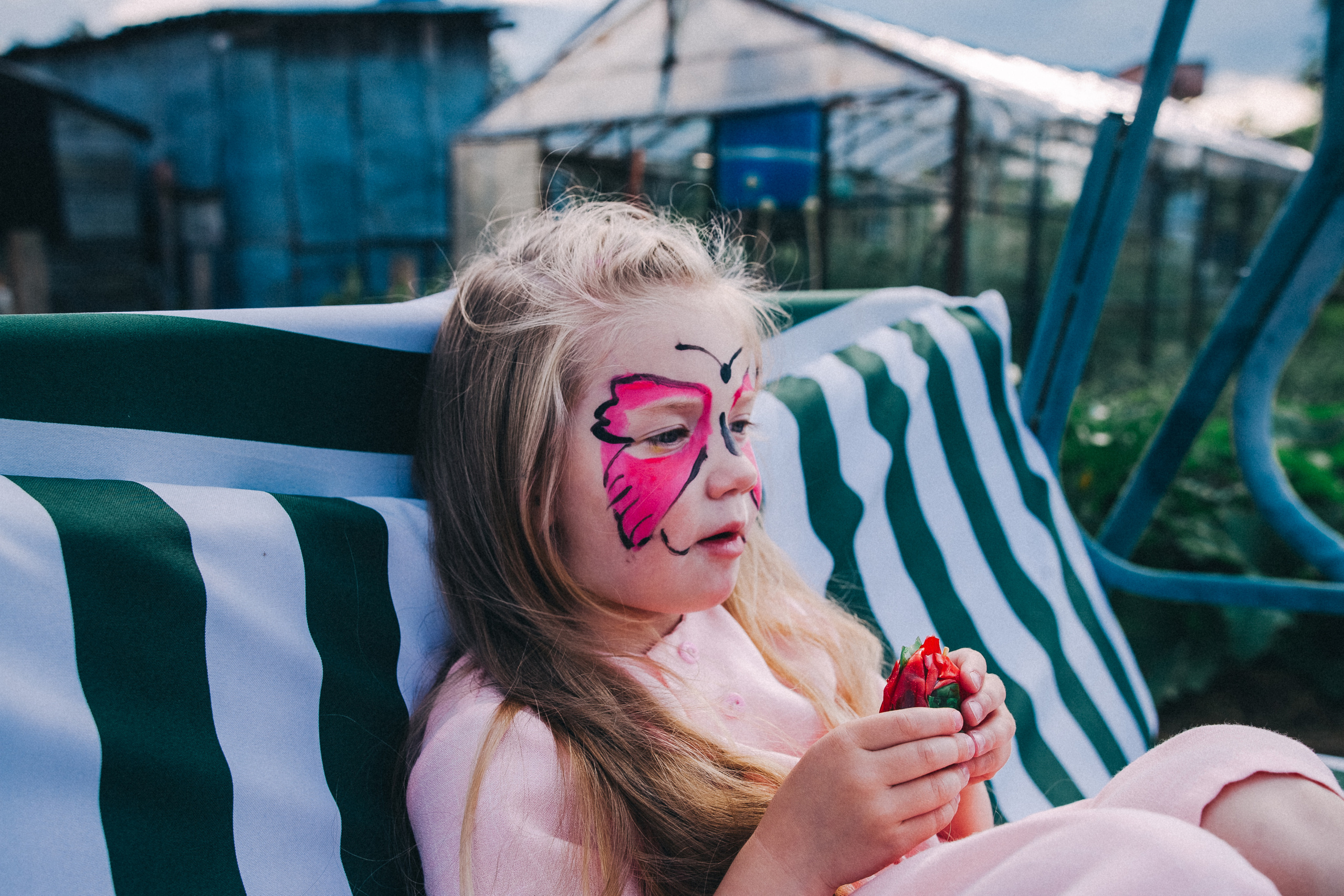 Ульяше 5 лет. Дачный деньрожденский день. Семейный фотограф, фотограф родов, репортажей фотограф в Санкт-Петербу