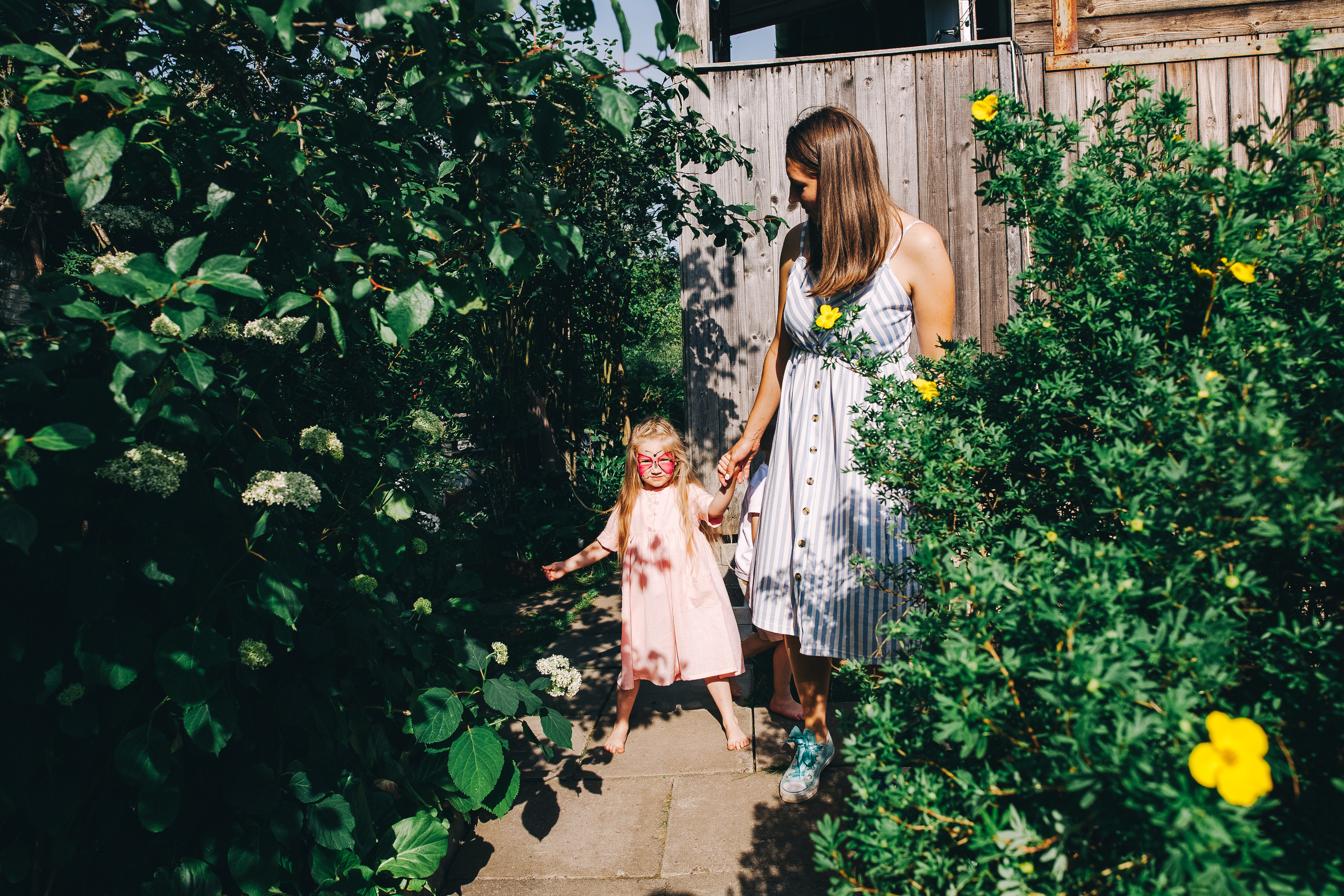 Ульяше 5 лет. Дачный деньрожденский день. Семейный фотограф, фотограф родов, репортажей фотограф в Санкт-Петербу