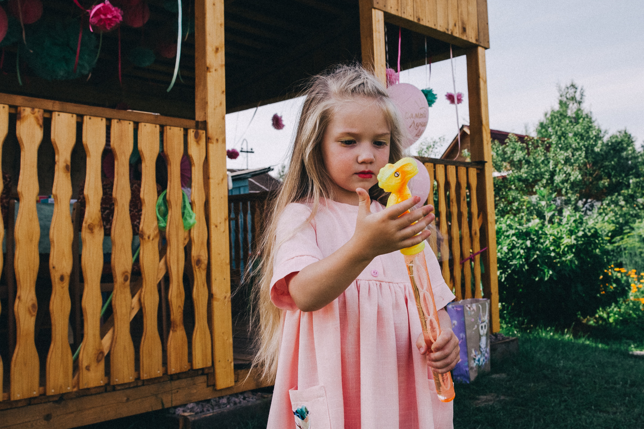 Ульяше 5 лет. Дачный деньрожденский день. Семейный фотограф, фотограф родов, репортажей фотограф в Санкт-Петербу
