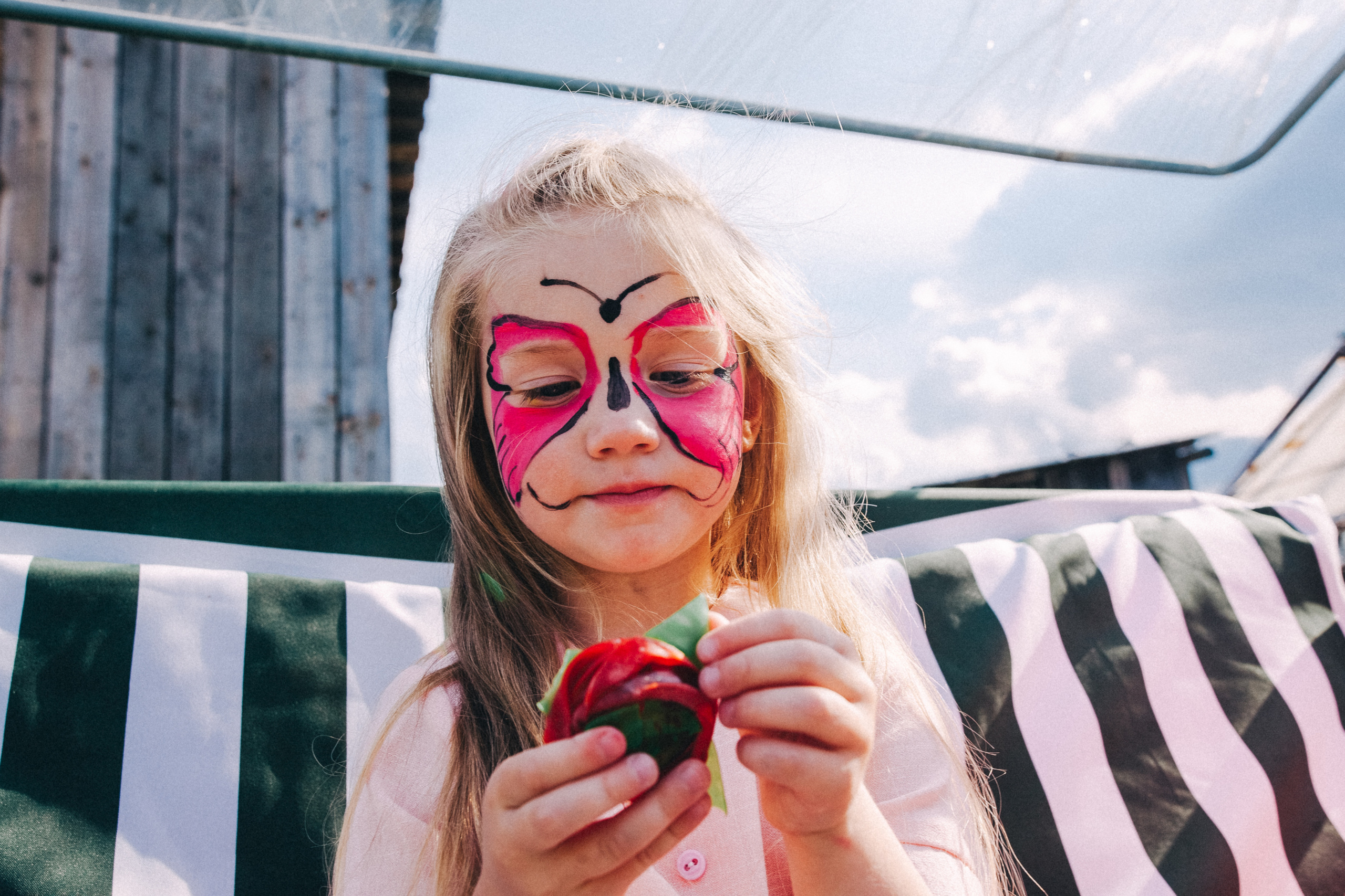 Ульяше 5 лет. Дачный деньрожденский день. Семейный фотограф, фотограф родов, репортажей фотограф в Санкт-Петербу