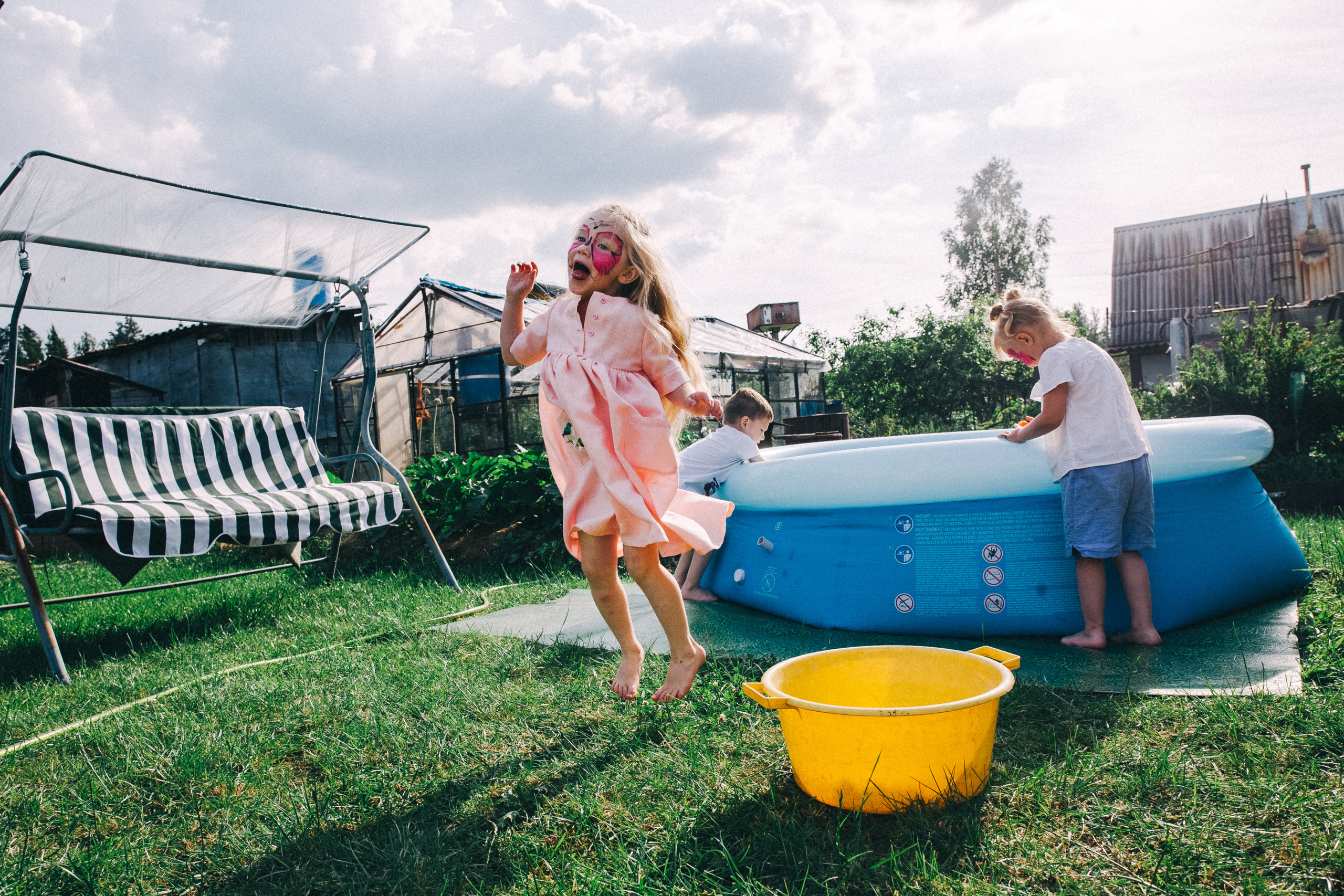 Ульяше 5 лет. Дачный деньрожденский день. Семейный фотограф, фотограф родов, репортажей фотограф в Санкт-Петербу
