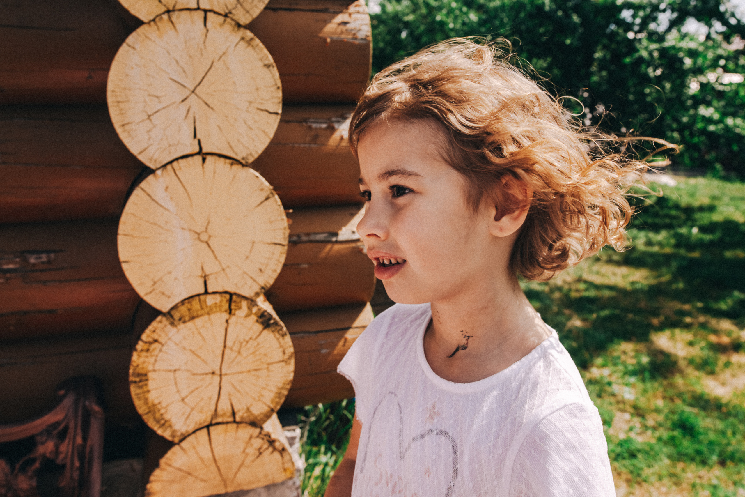 Есении 5 лет. ДР на даче. Семейный фотограф, фотограф родов, репортажей фотограф в Санкт-Петербу