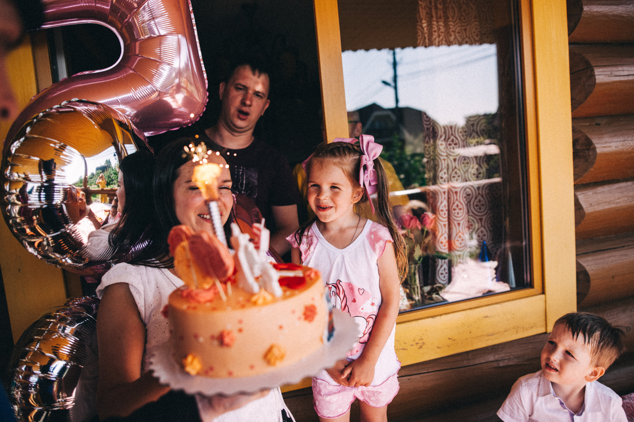 Есении 5 лет. ДР на даче. Семейный фотограф, фотограф родов, репортажей фотограф в Санкт-Петербу