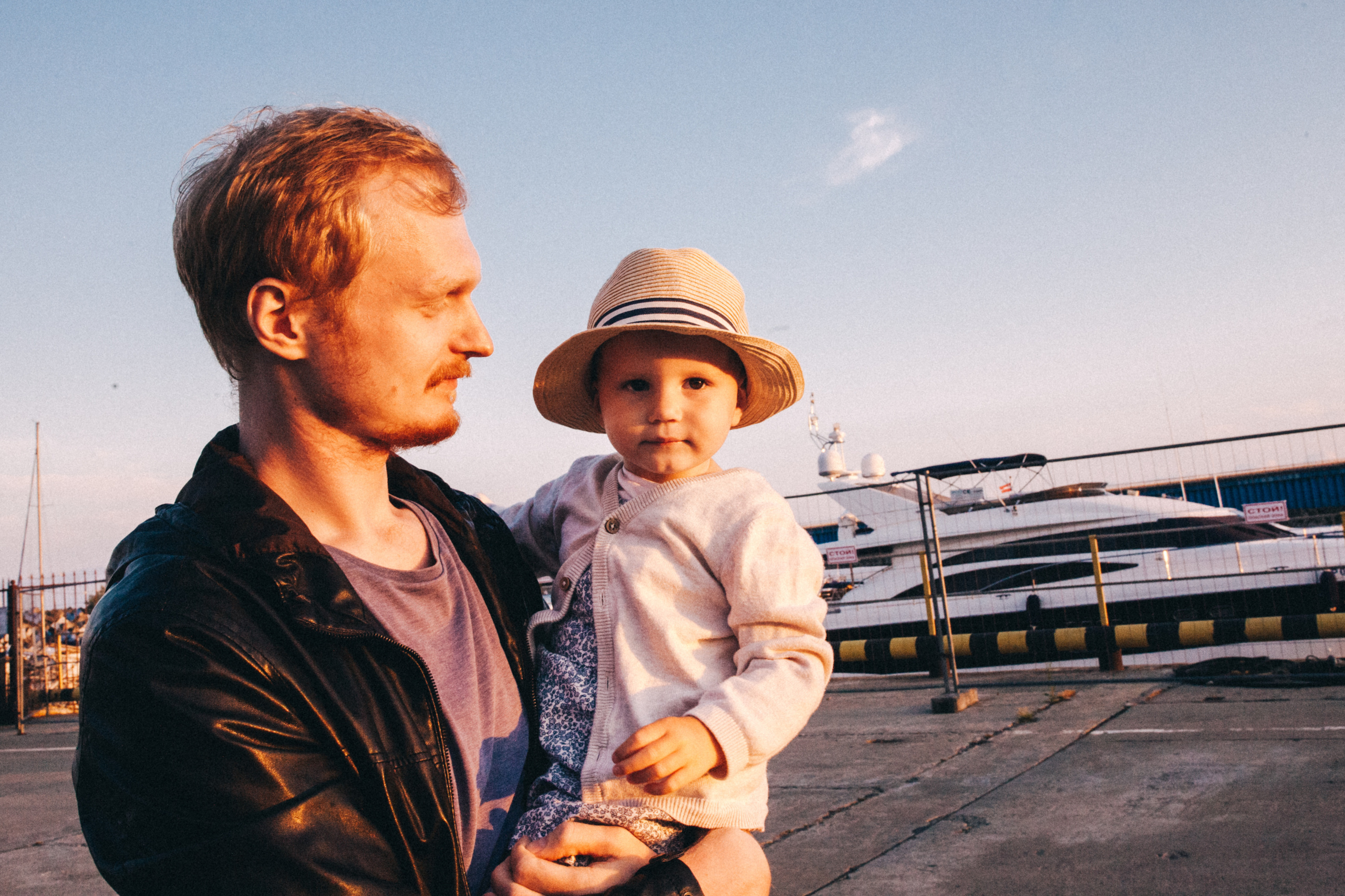 Вася, Маша, Соня. Отпуск в Адлере. Семейный фотограф, фотограф родов, репортажей фотограф в Санкт-Петербу